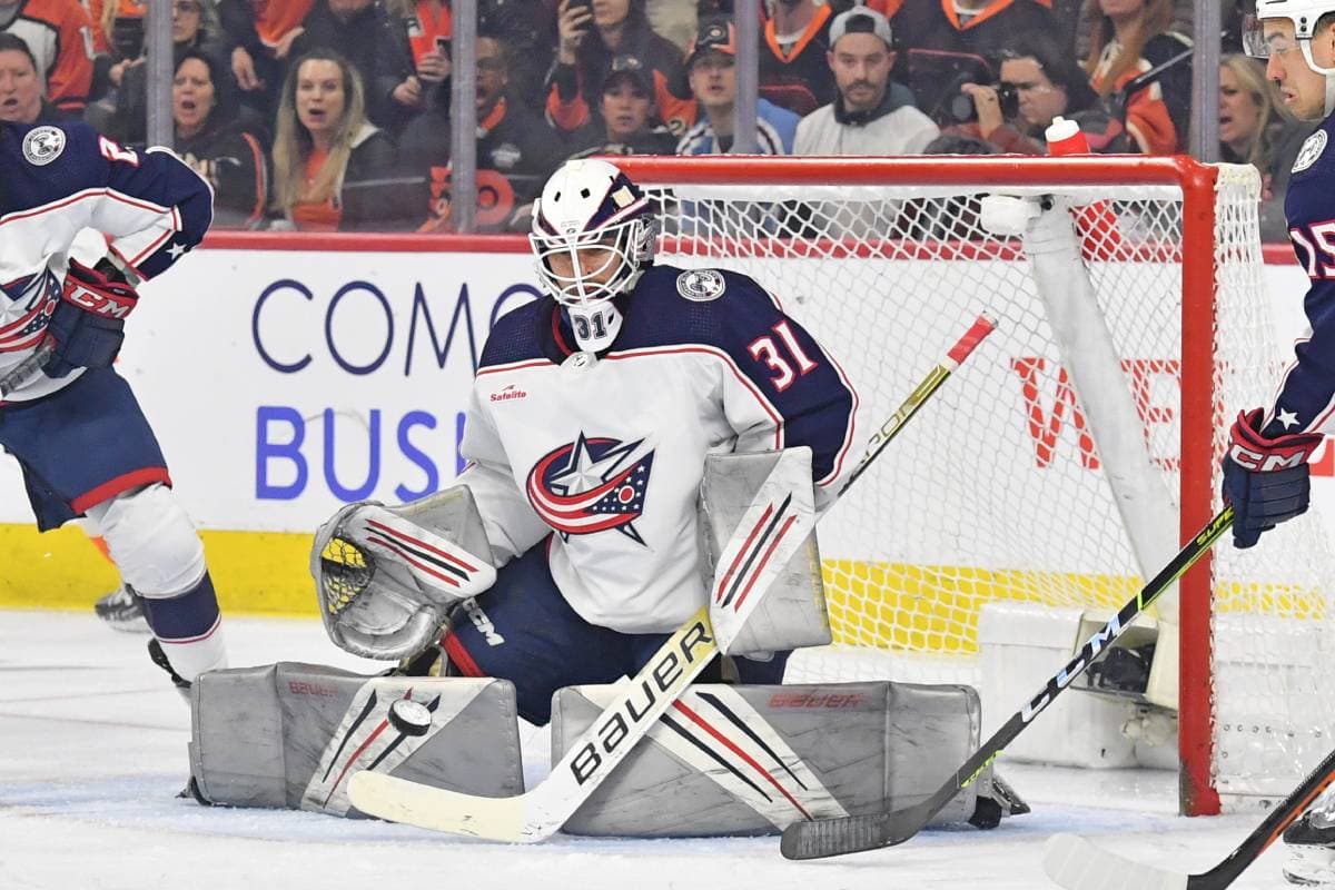 Red Wings sign goaltender Michael Hutchinson to one-year, two-way contract