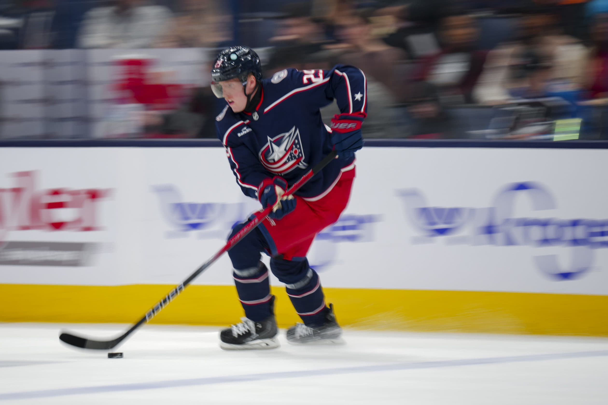 Columbus Blue Jackets’ Patrik Laine leaves game against Maple Leafs with injury