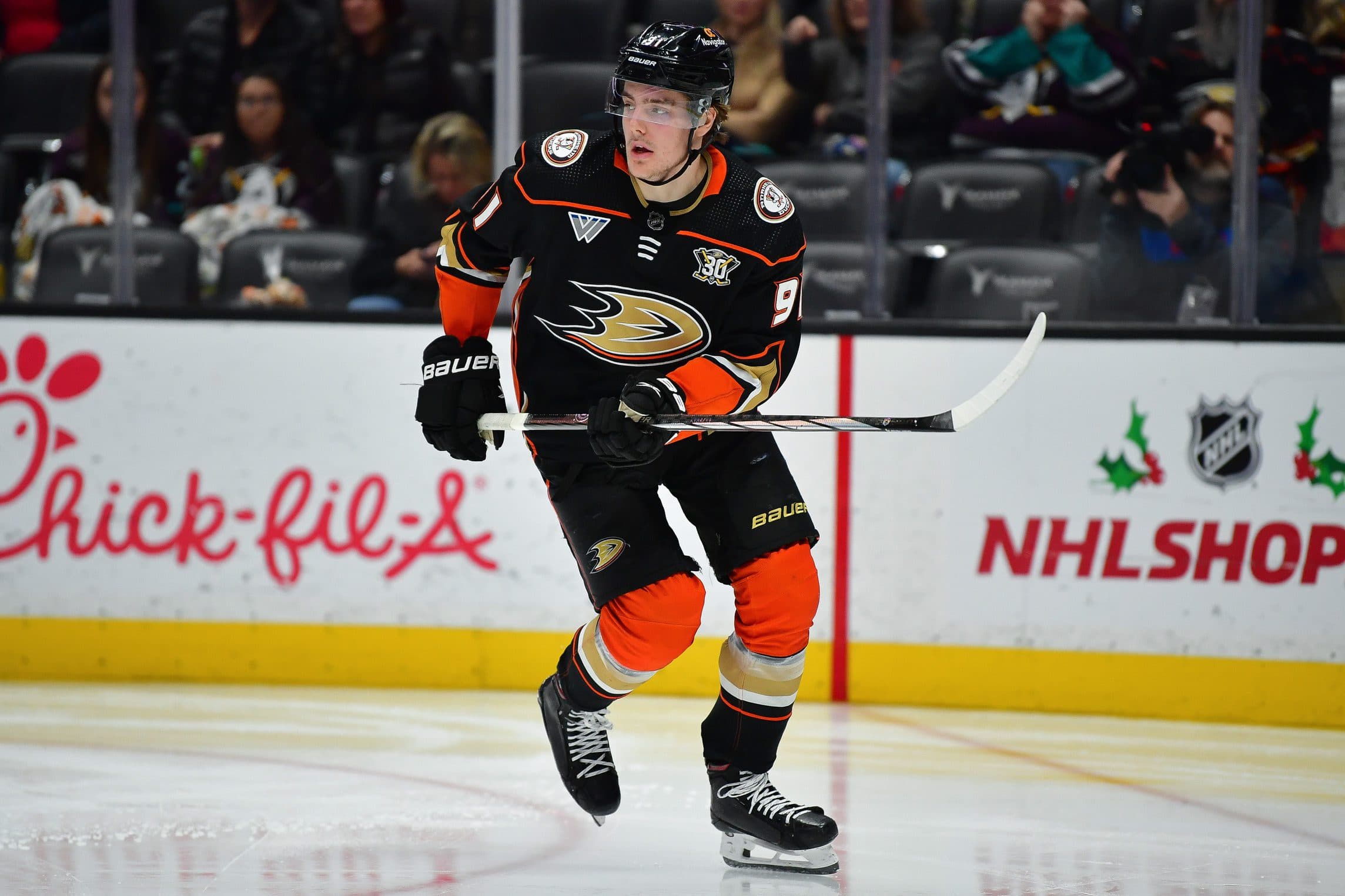 Ducks center Leo Carlsson leaves game against Flames with apparent lower-body injury