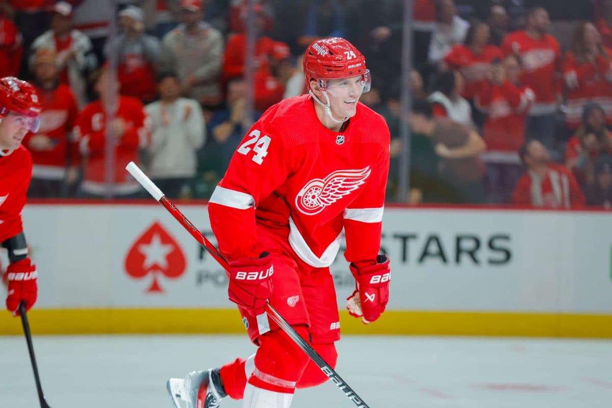 Sharks acquire Klim Kostin from Red Wings for Radim Simek, seventh-round pick