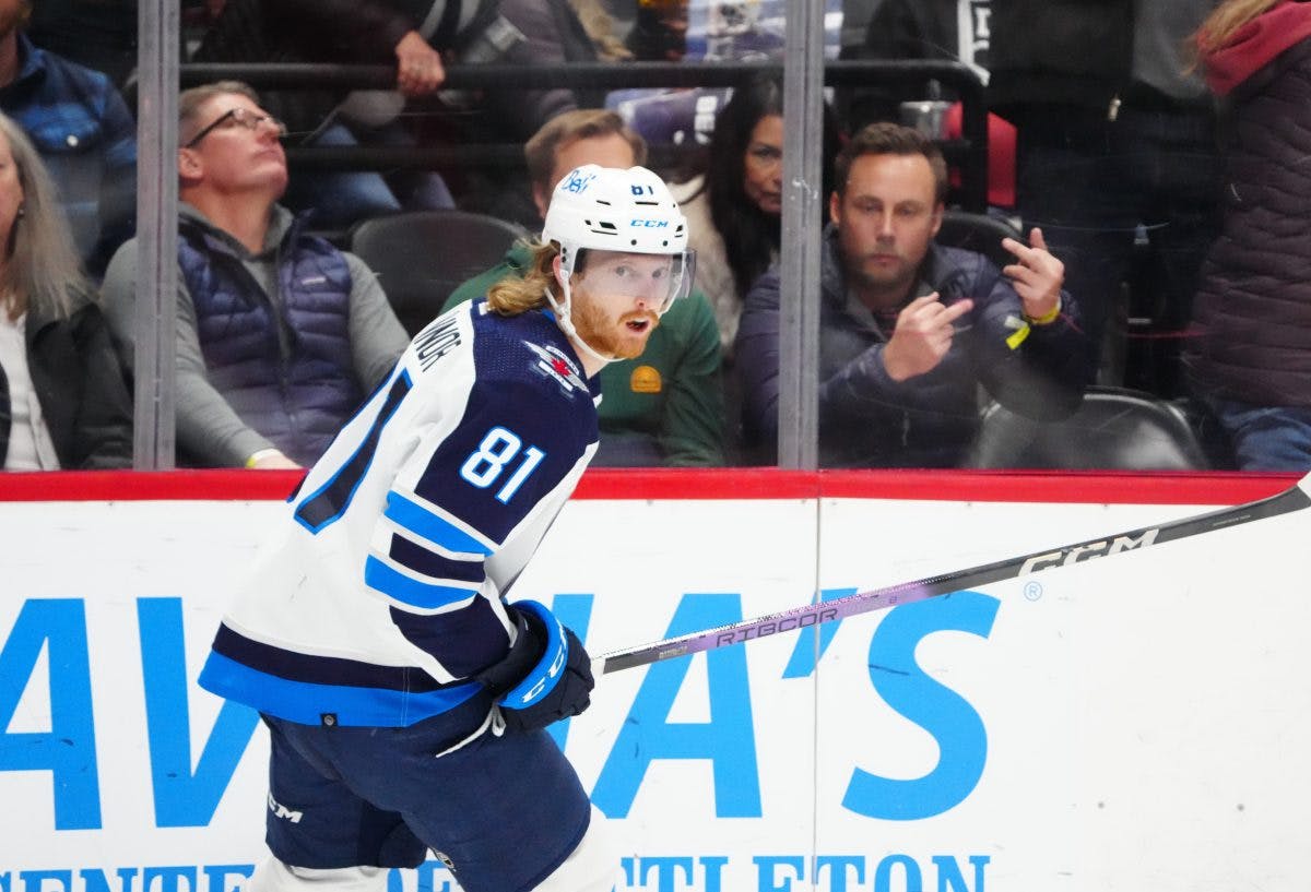 Winnipeg Jets’ Kyle Connor exits game with lower-body injury after knee-on-knee collision
