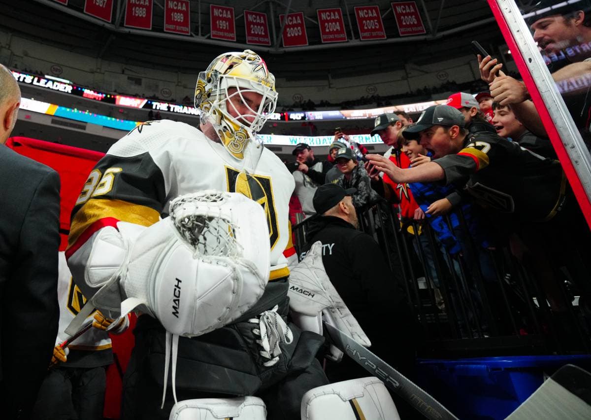 Vegas Golden Knights goaltender Logan Thompson day-to-day with upper-body injury