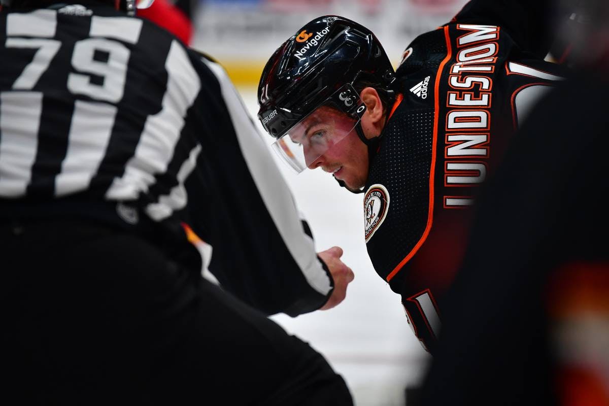 Anaheim Ducks forward Isac Lundeström set to make season debut Wednesday night