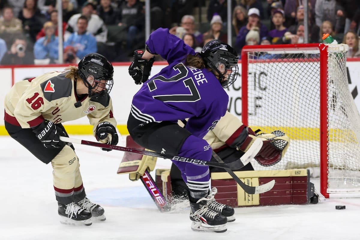 ‘Mindblowing’ virtual reality proving to be an effective hockey training aid for pros