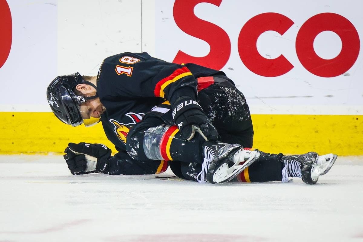 Report: Calgary Flames expect forward A.J. Greer to miss considerable time with ankle injury