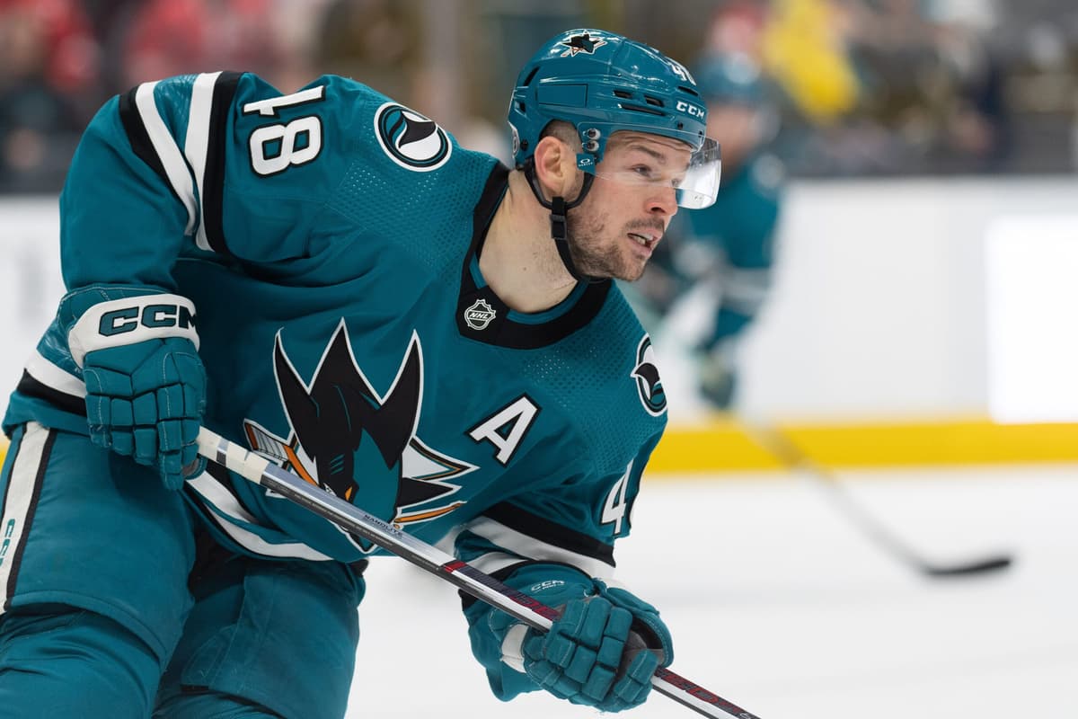 Golden Knights acquire Tomas Hertl, two third-round picks from Sharks ...