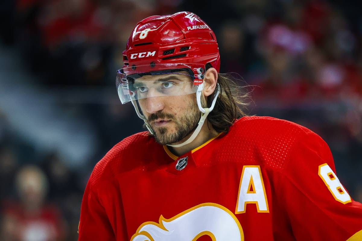 Dallas Stars acquire Chris Tanev from Calgary Flames for 2024 second-round pick, conditional 2026 draft pick and a prospect