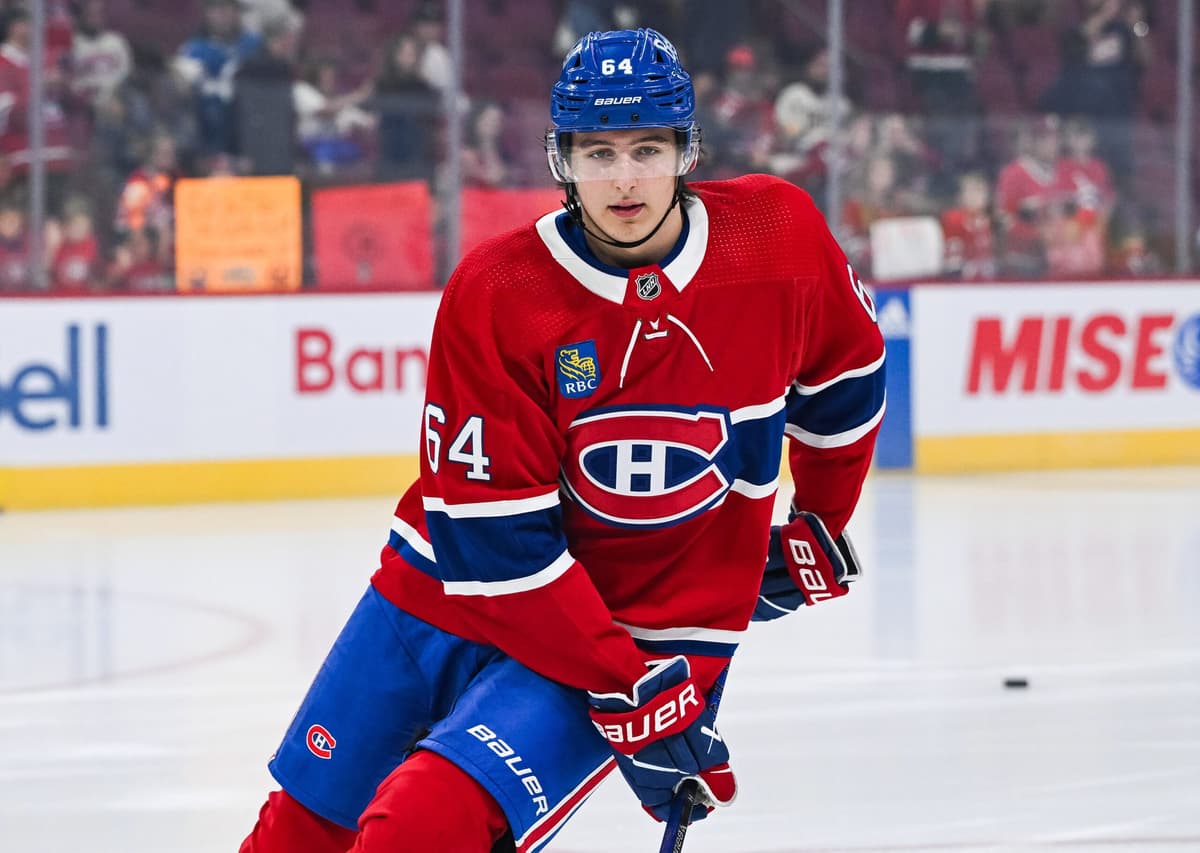 Canadiens' David Reinbacher Sidelined Four Weeks with Metacarpal Bone Injury