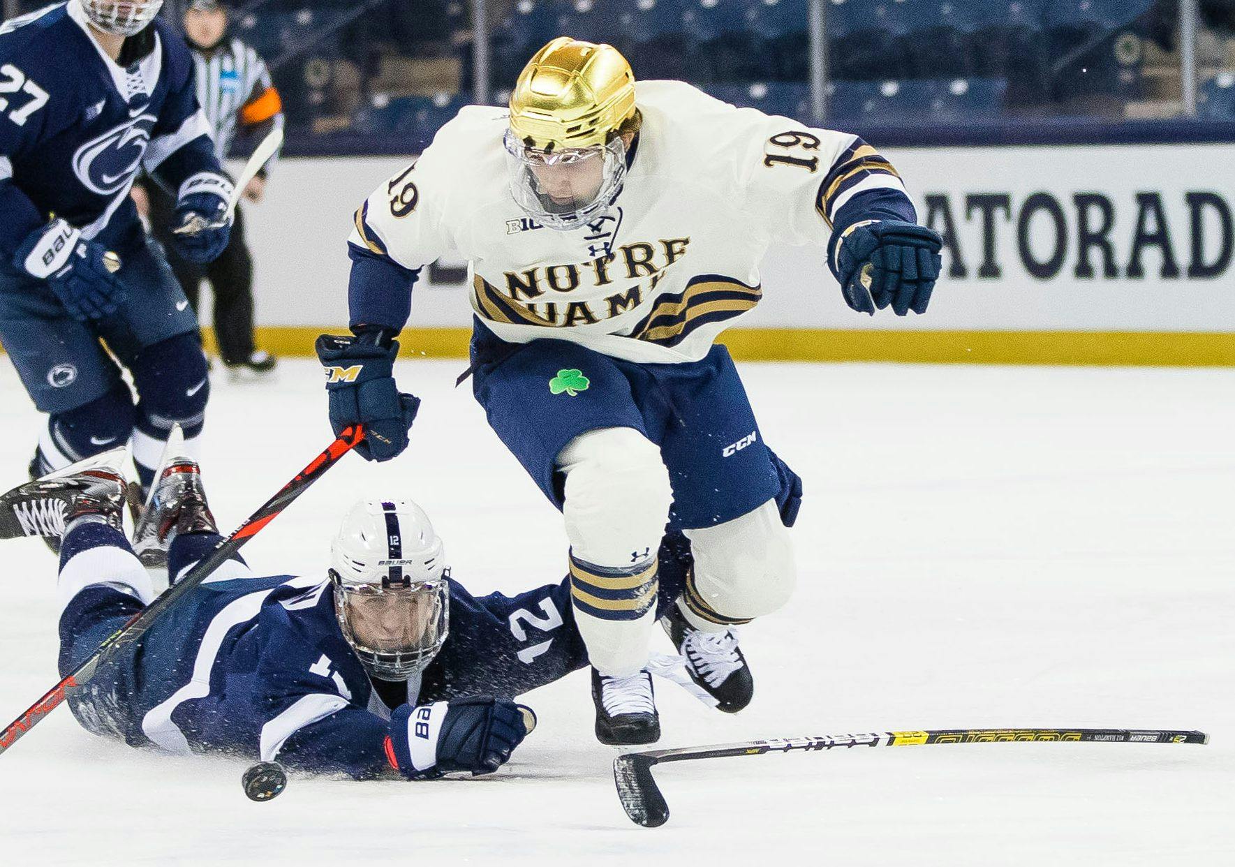 Chicago Blackhawks sign Landon Slaggert to two-year, entry-level contract