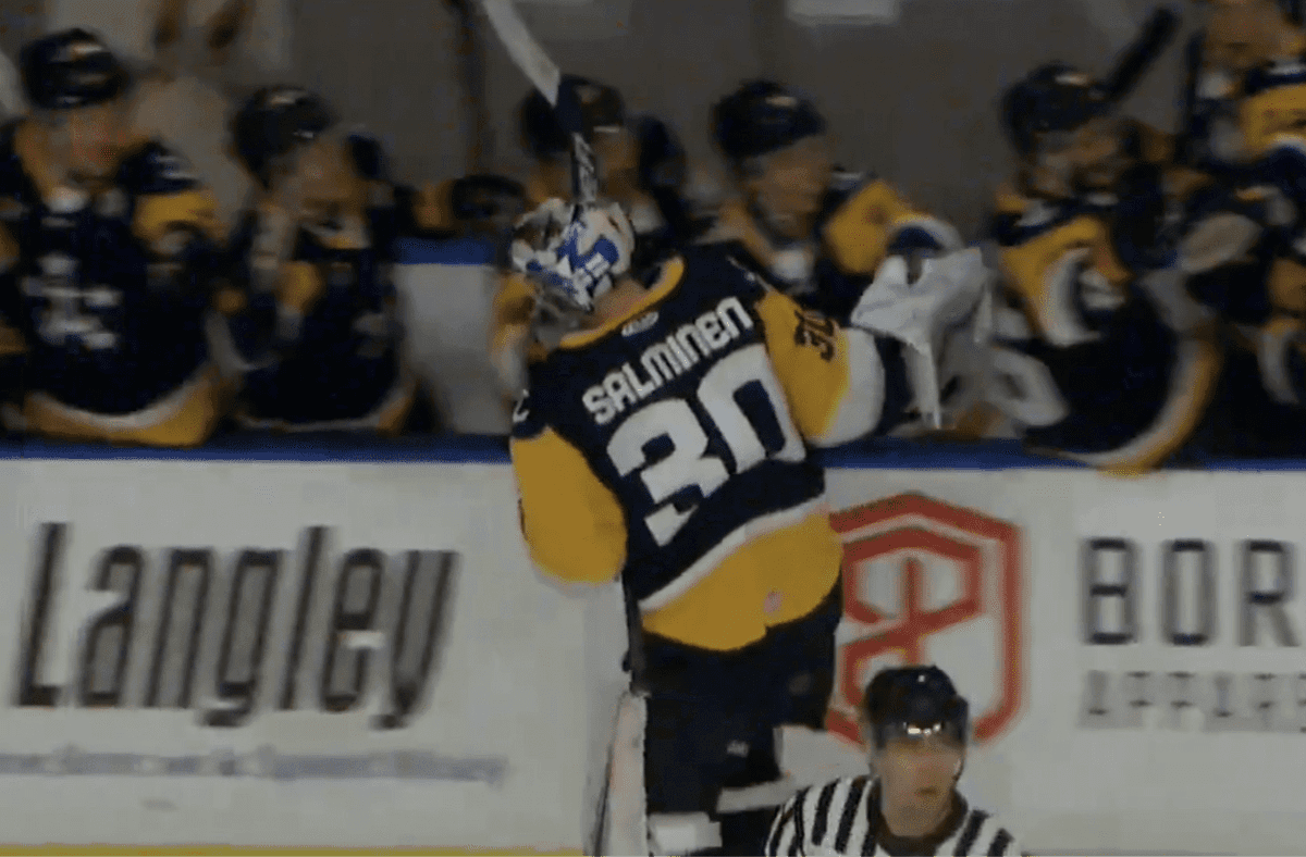 norfolk-admirals-goalie-scores-goal-to-help-team-advance-to-echl