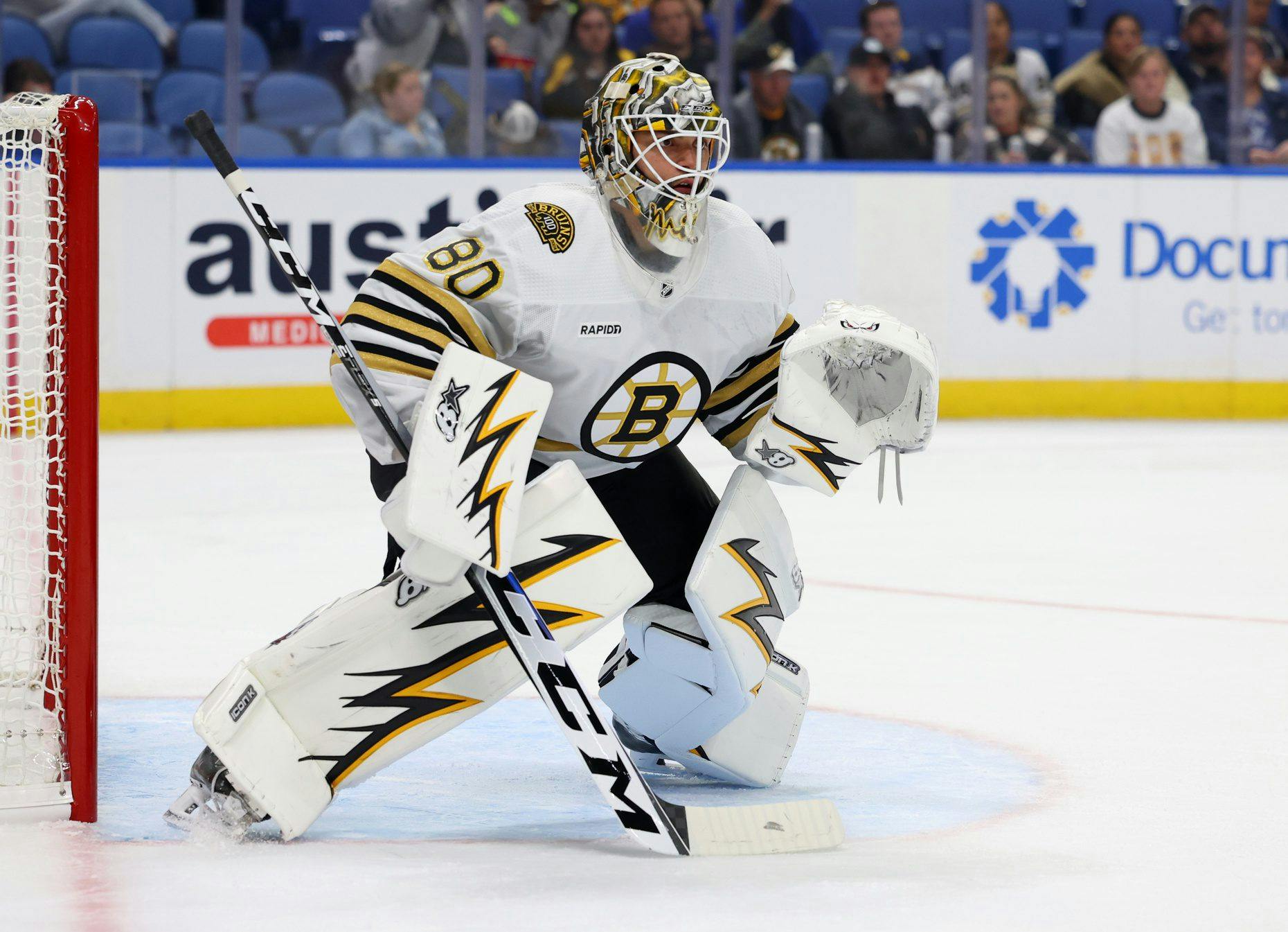Boston Bruins sign goaltender Michael DiPietro to one-year contract extension