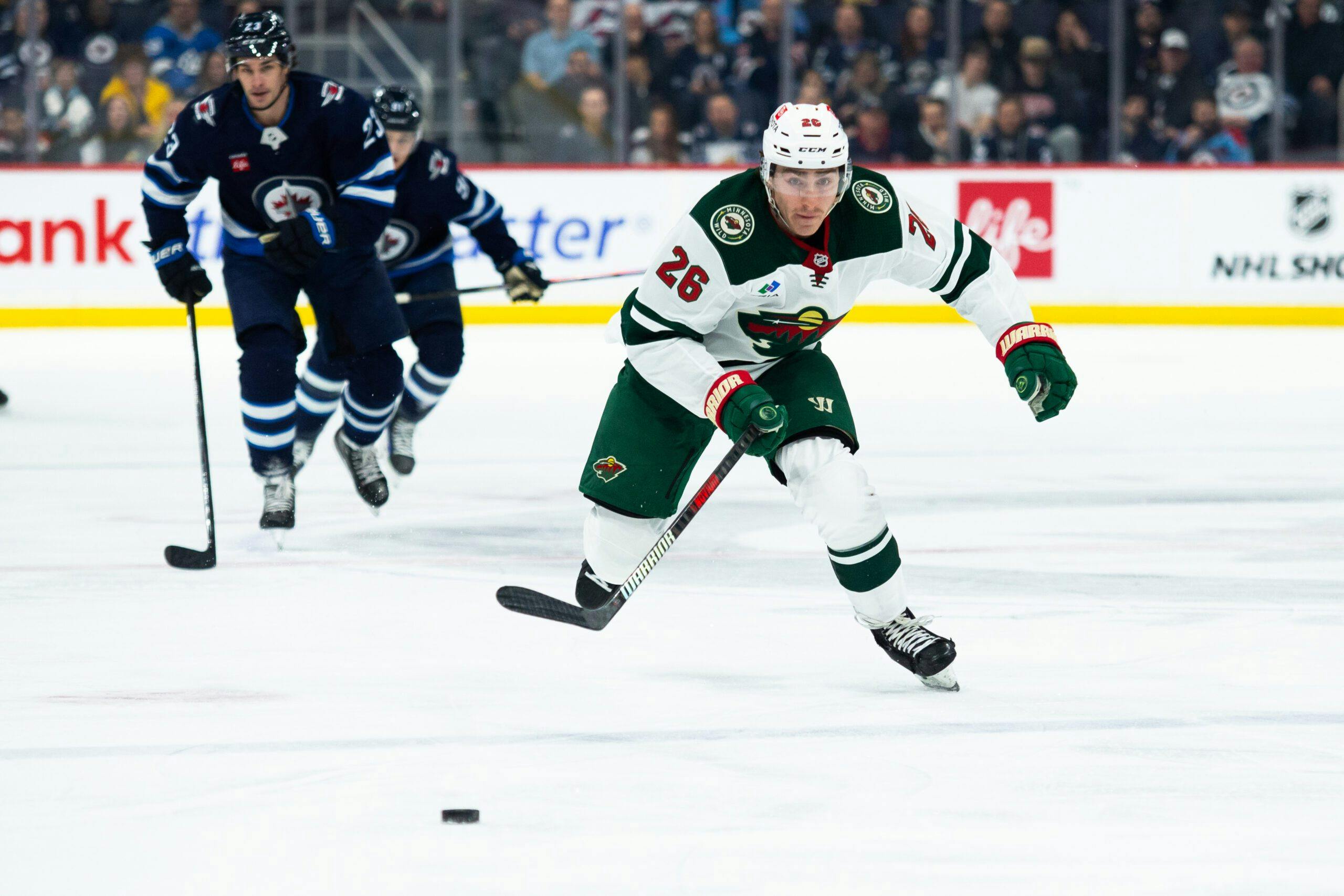 Toronto Maple Leafs trade for Wild forward Connor Dewar