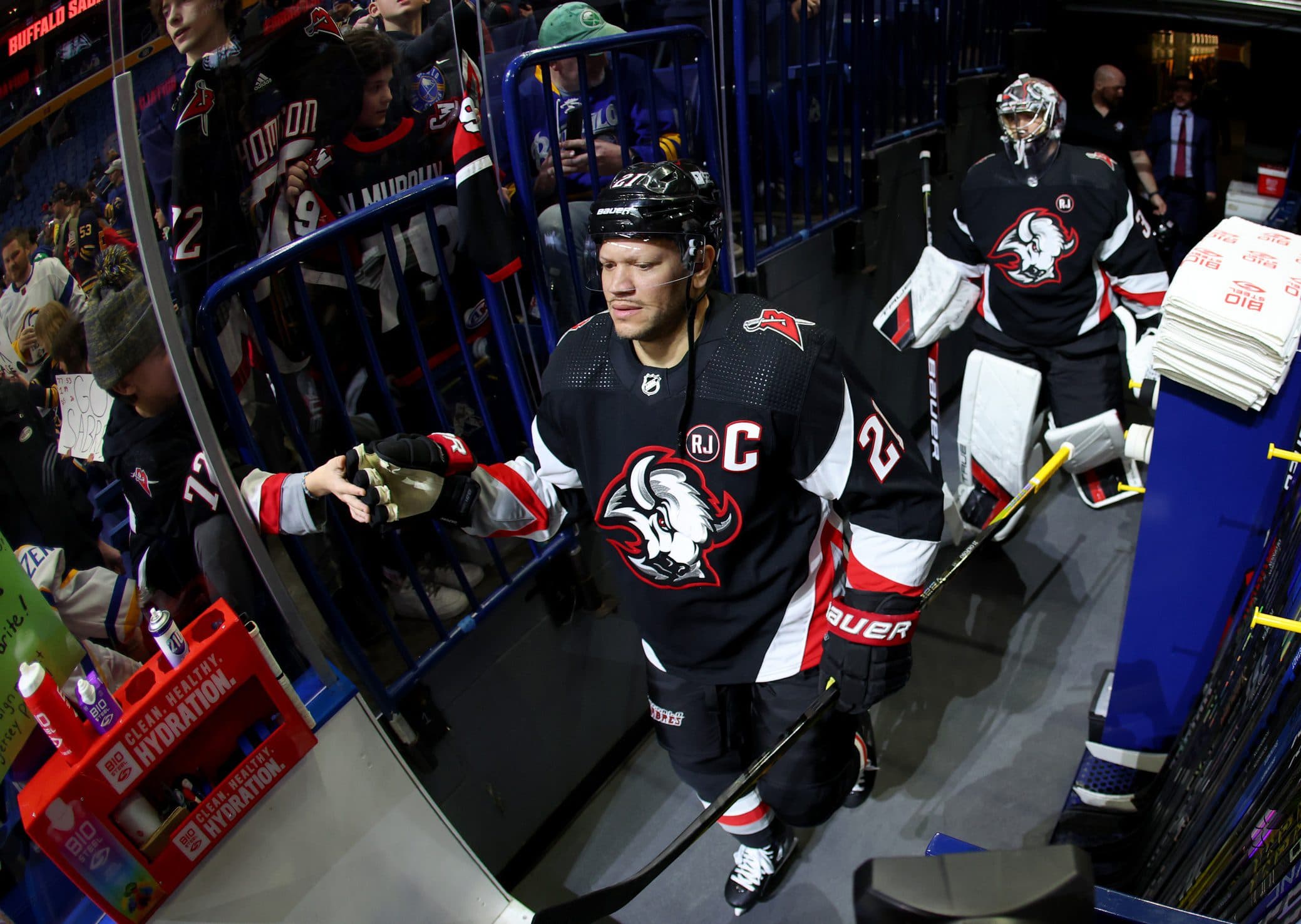 Florida Panthers acquire Kyle Okposo from Buffalo Sabres