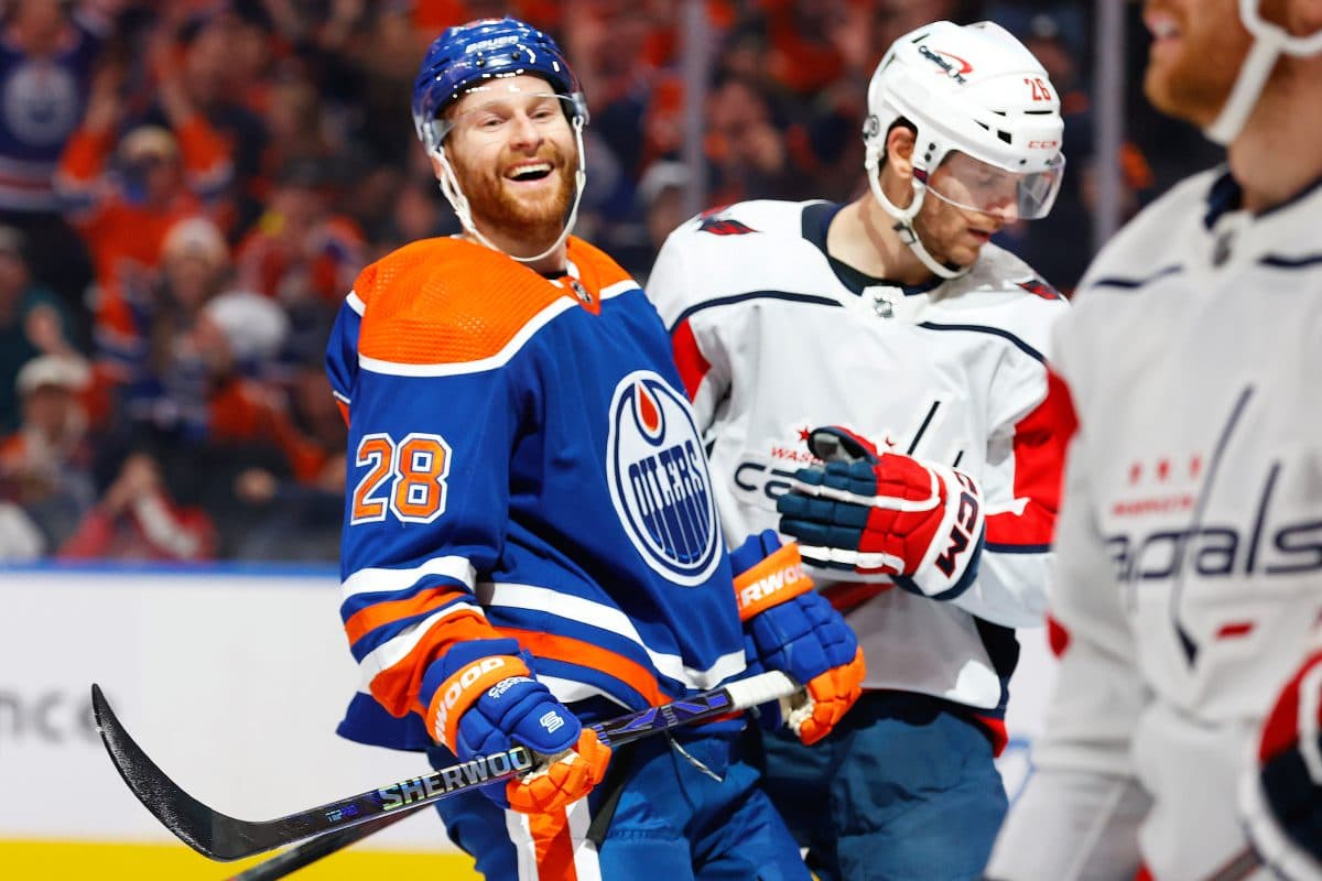 Oiler fans throw hats, give standing ovation after Connor Brown’s first goal in almost two years