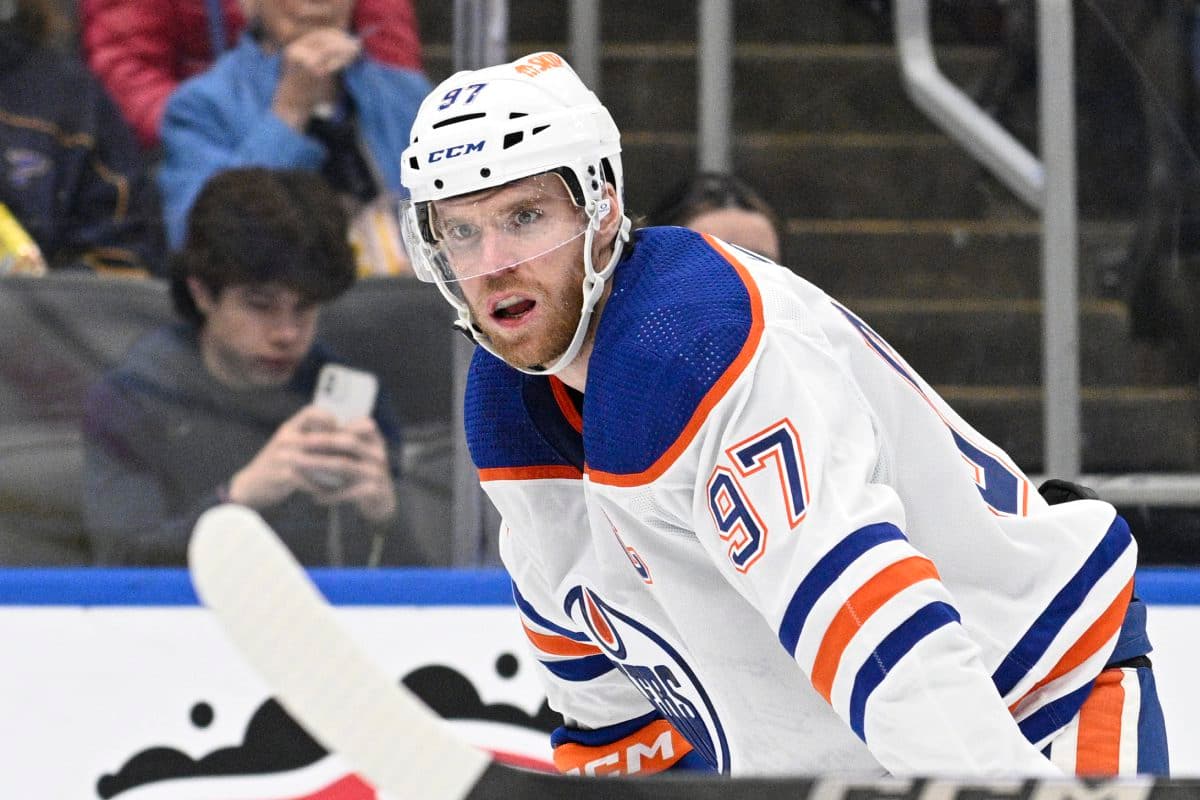 Oilers’ Connor McDavid third player in NHL history to score 40