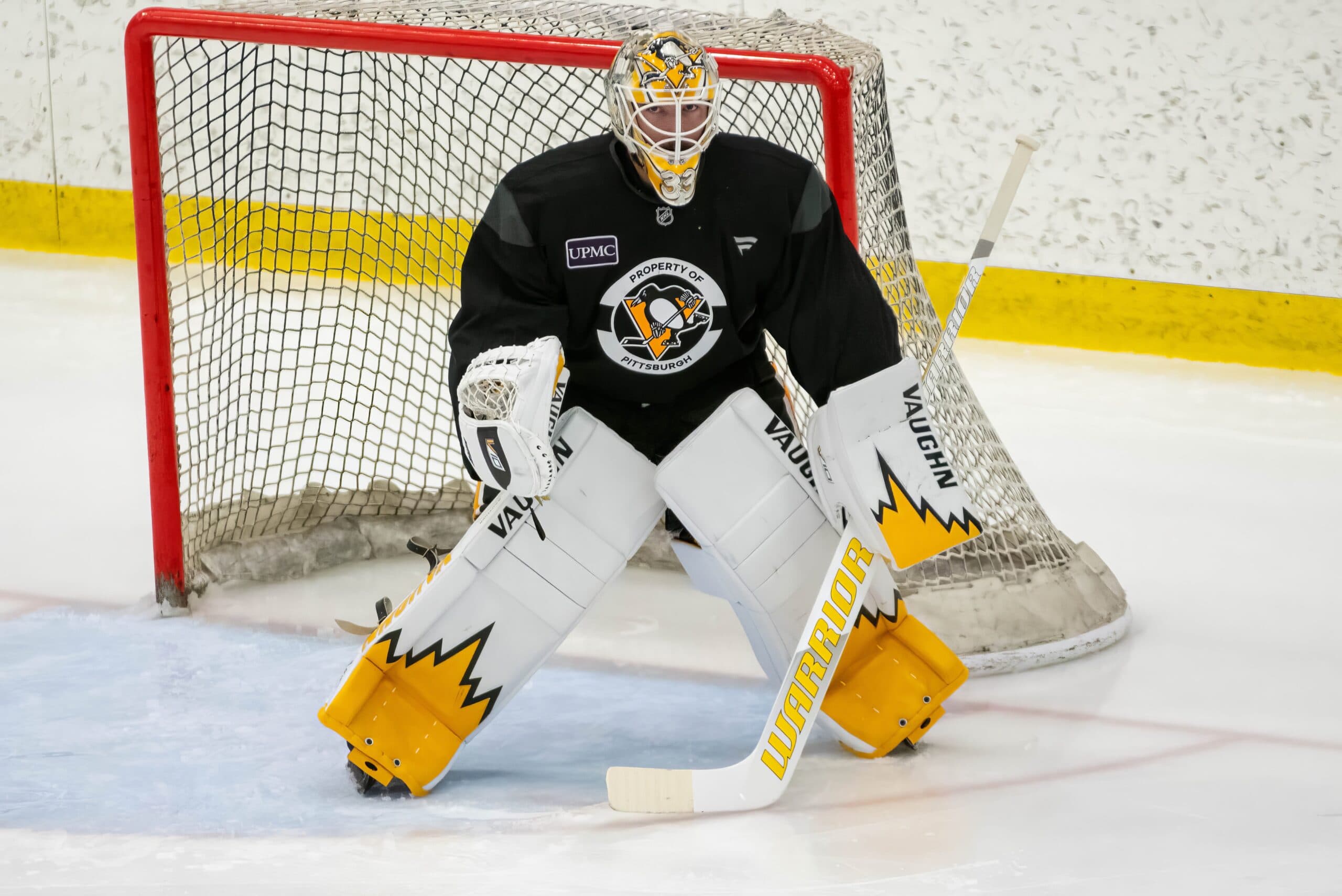 Penguins sign Taylor Gauthier to one-year contract