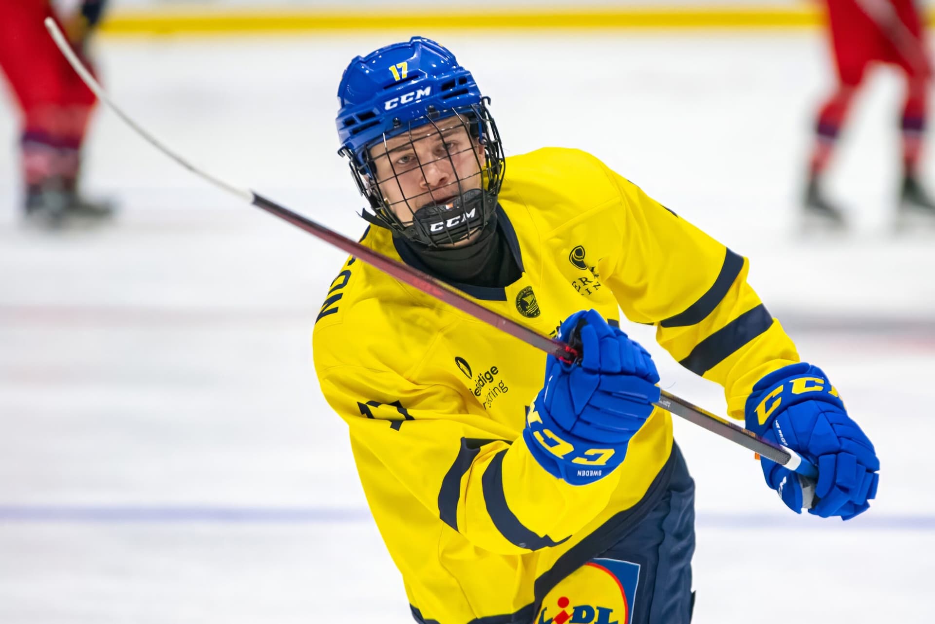 DRAFT: LA Kings select forward Elton Hermansson at 19th overall + Brandt Clarke extension