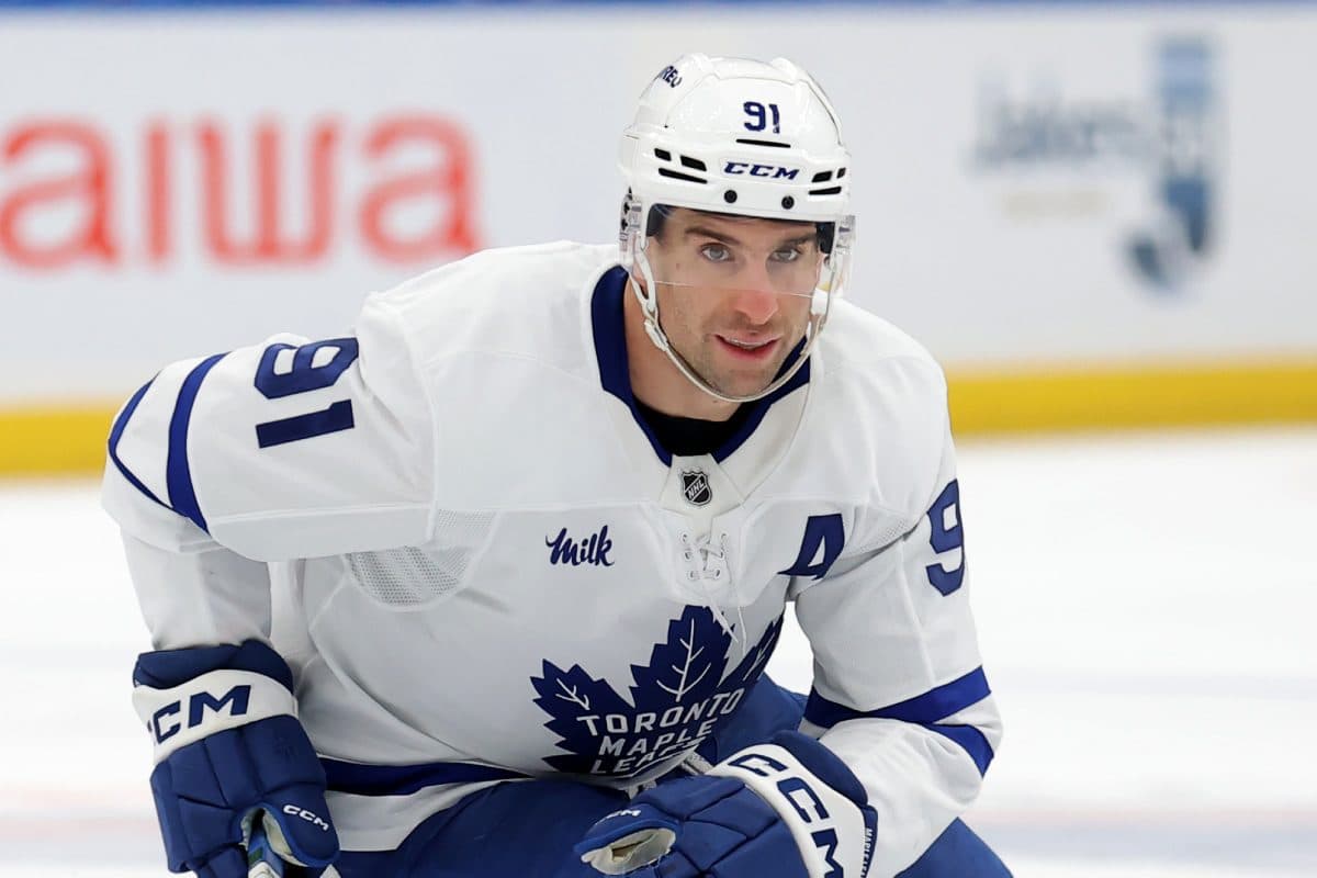 Leafs place John Tavares on injured reserve; Fraser Minten called up