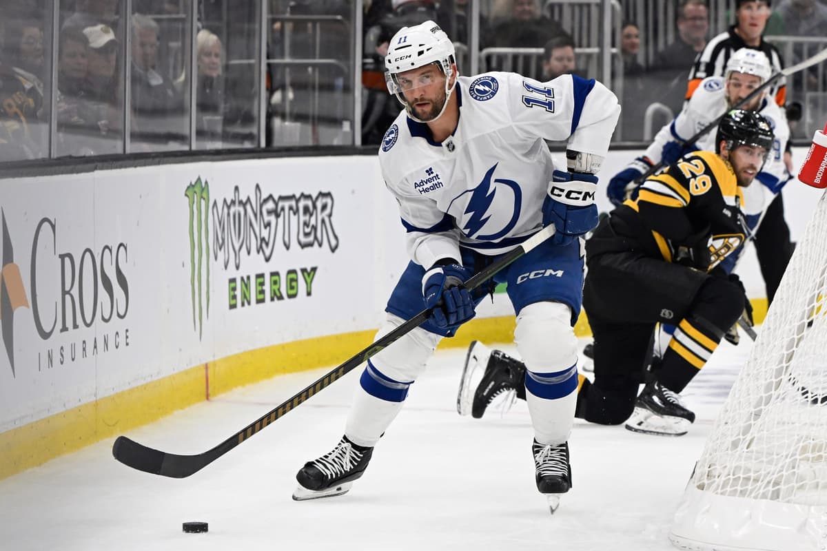 Lightning's Luke Glendening out indefinitely with upper-body injury