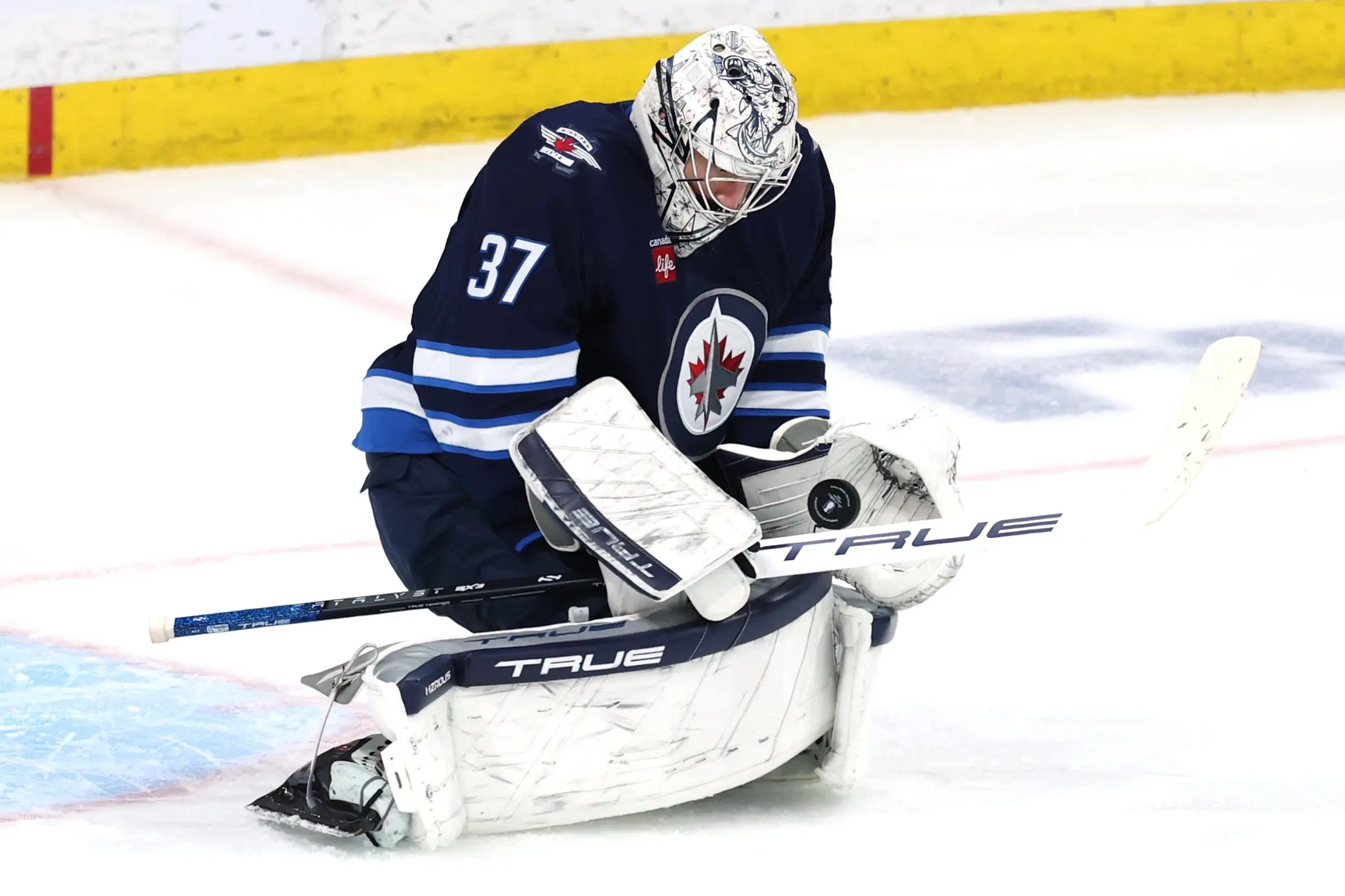 Can Jets’ Connor Hellebuyck get back to MVP-like form in second round?