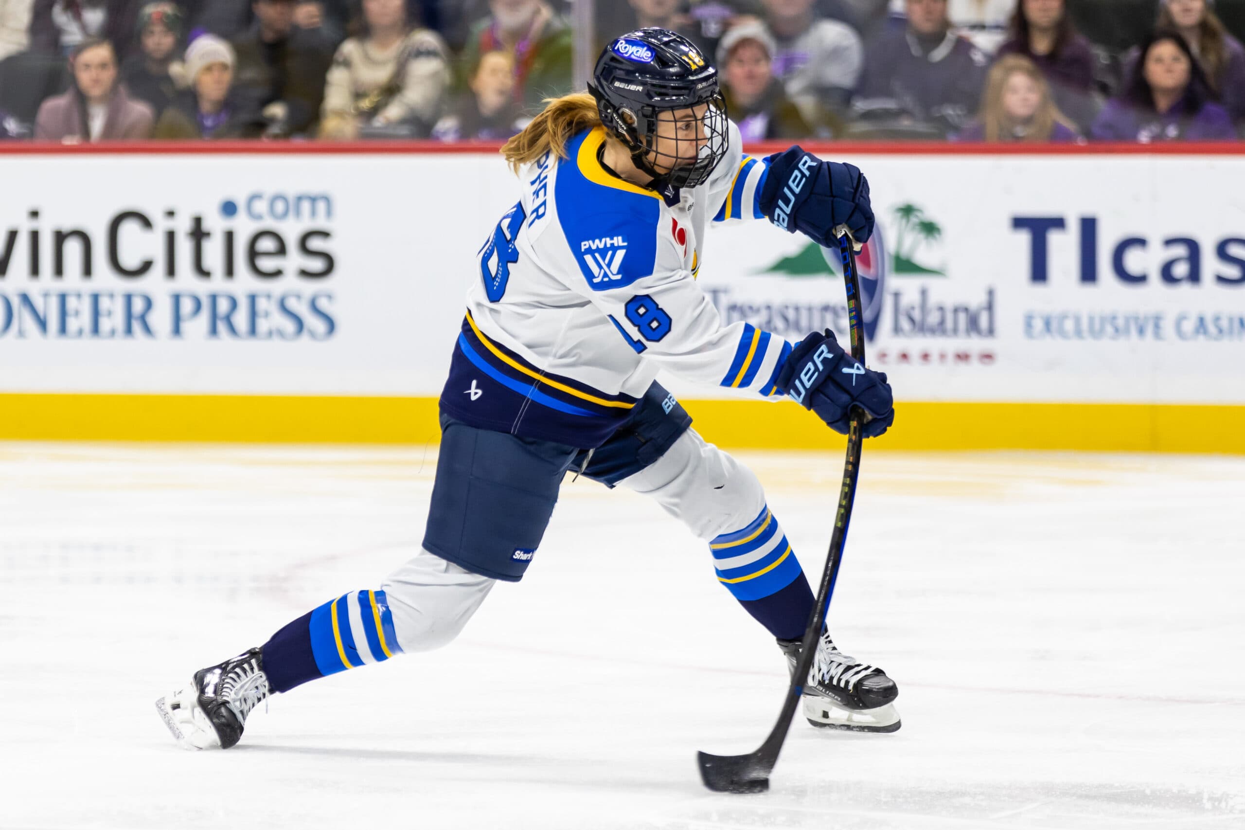 Report: Sceptres re-sign Jesse Compher