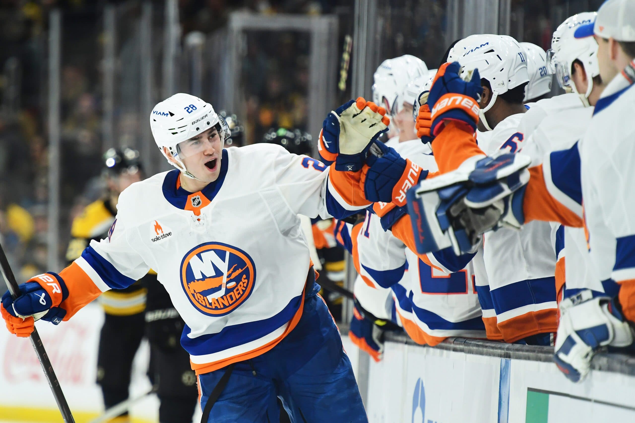Report: Islanders sign Alexander Romanov to six-year contract extension