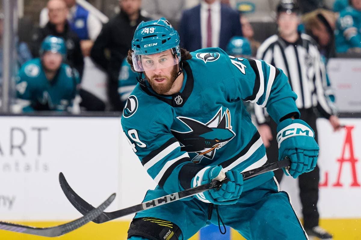Lightning sign Scott Sabourin to one-year, two-way contract