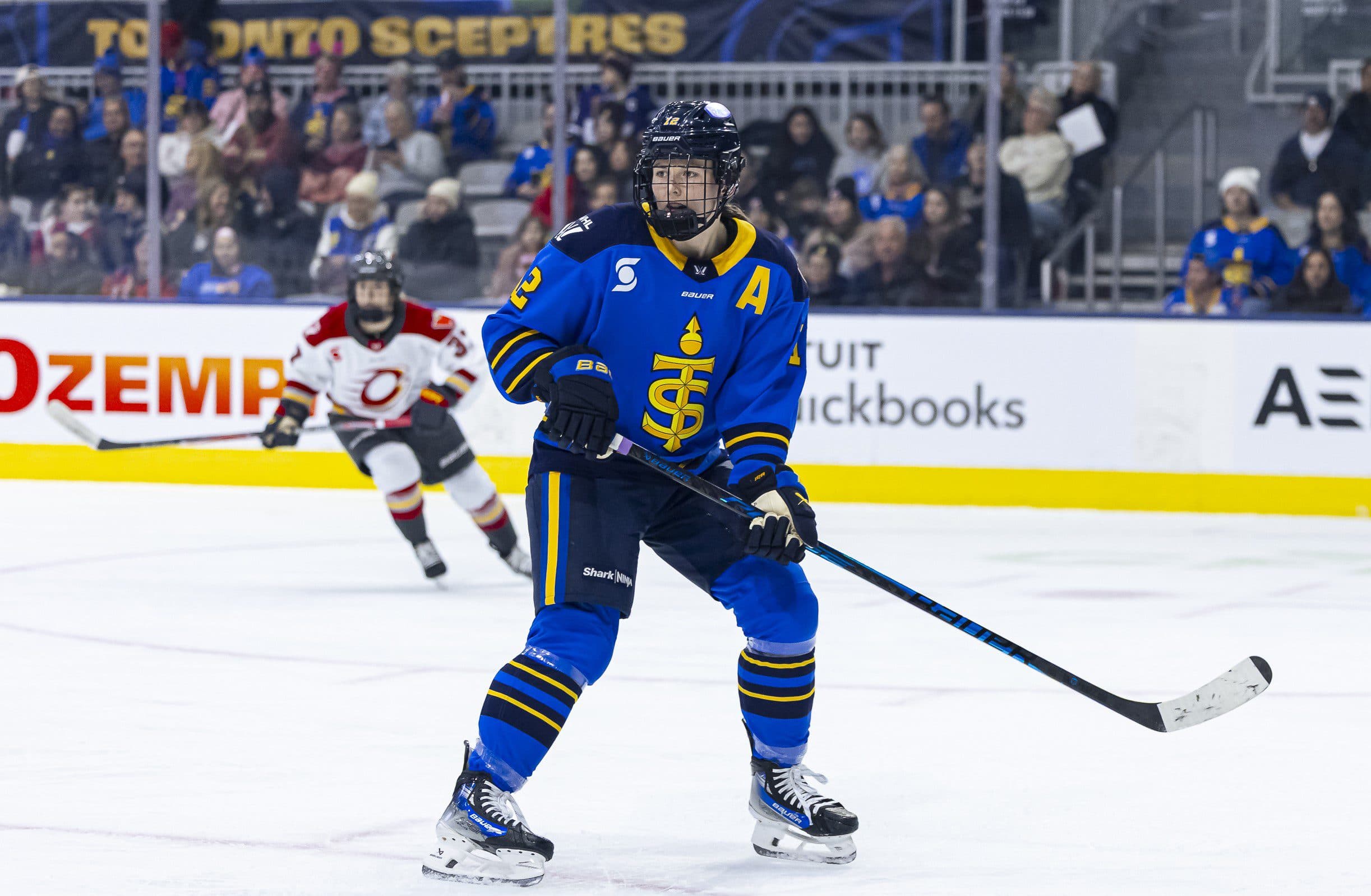 Sceptres’ Allie Munroe leaves game against Charge with lower-body injury