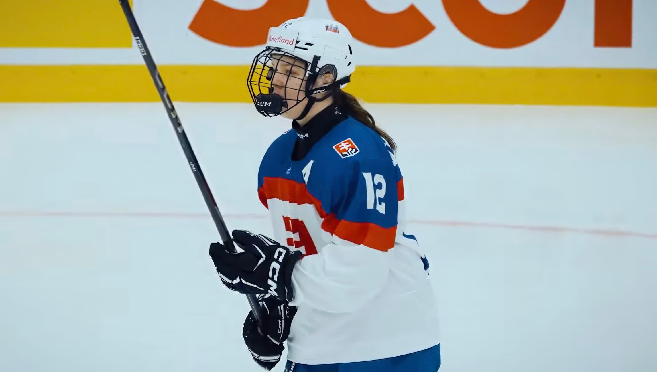 Nela Lopusanova (IIHF)