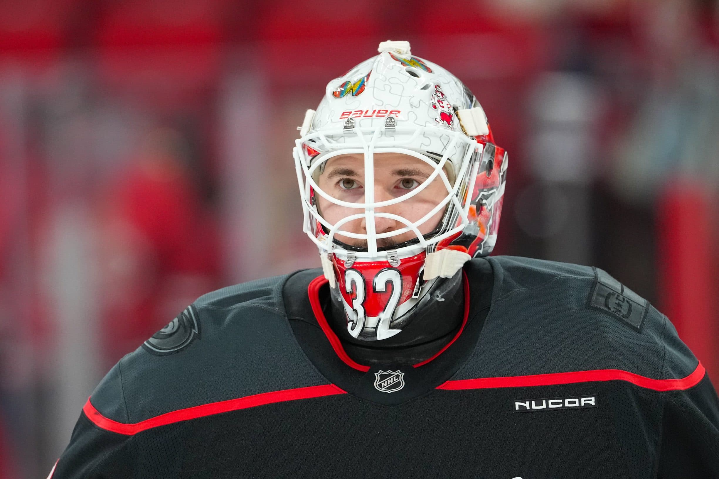 The bizarre play would not bite Carolina, as they won 6-3 over the Dallas Stars.