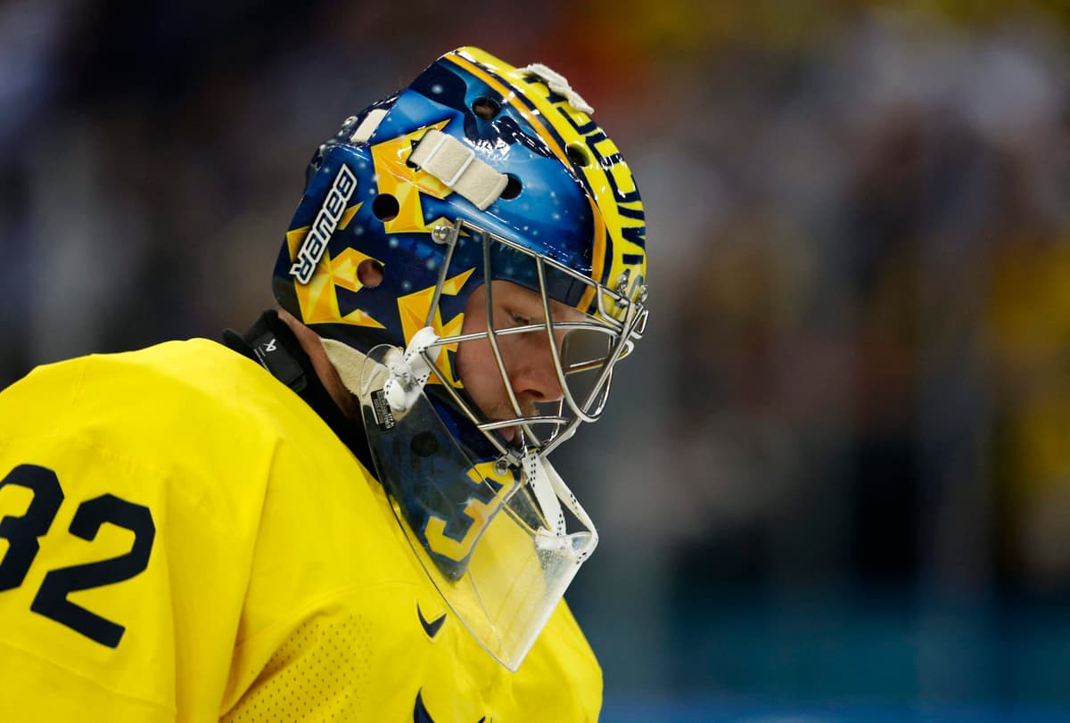 Sweden’s Goaltending Troubles: Can They Overcome Ahead of Knockout Stage?