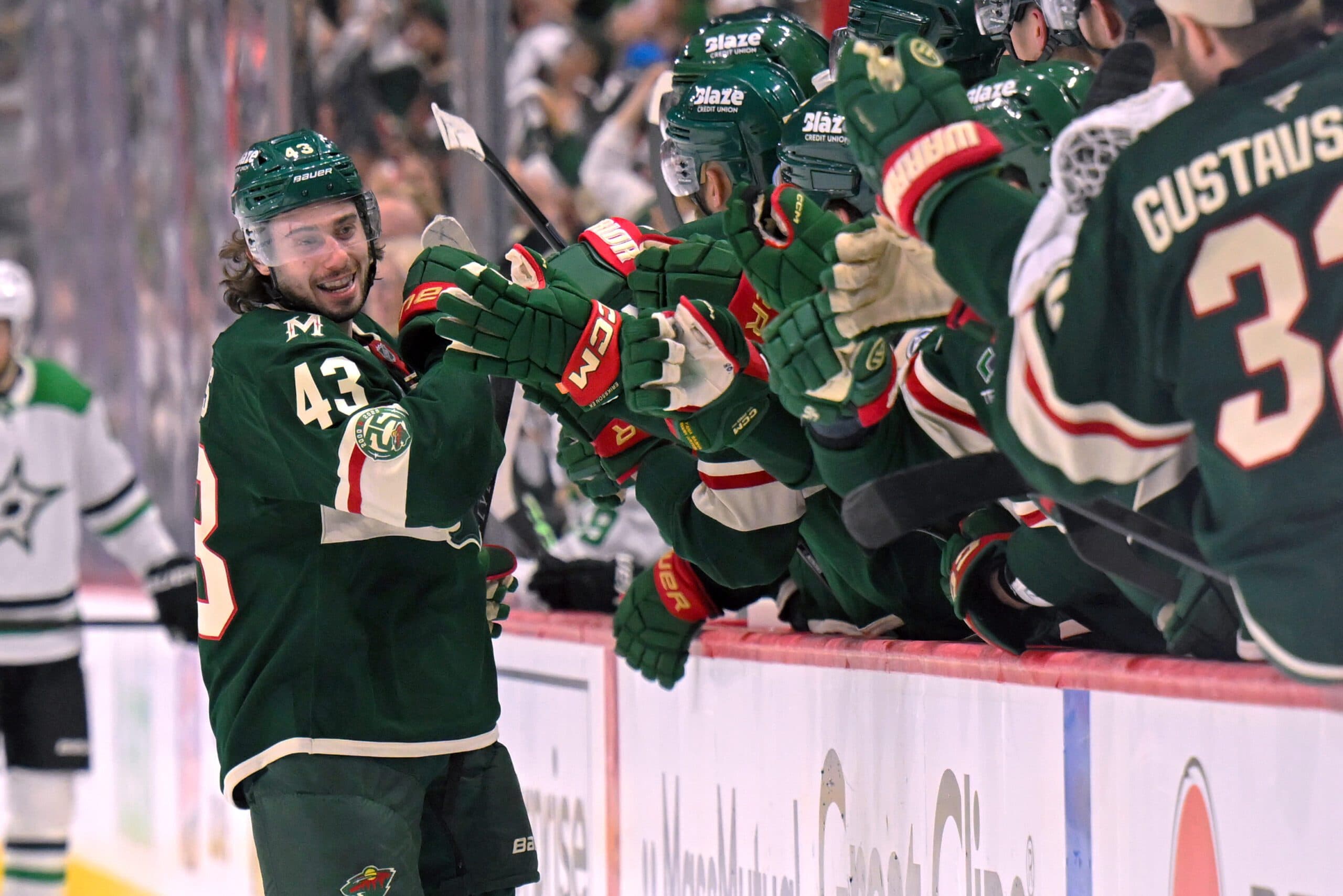 Wild defeat Stars, advance to second round