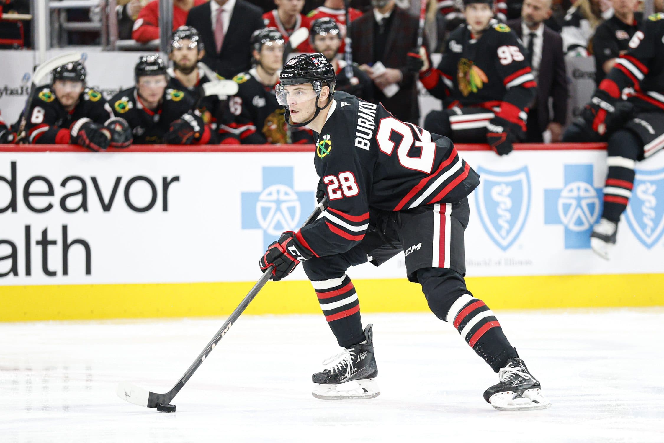 Senators acquire Burakovsky from Blackhawks for draft pick