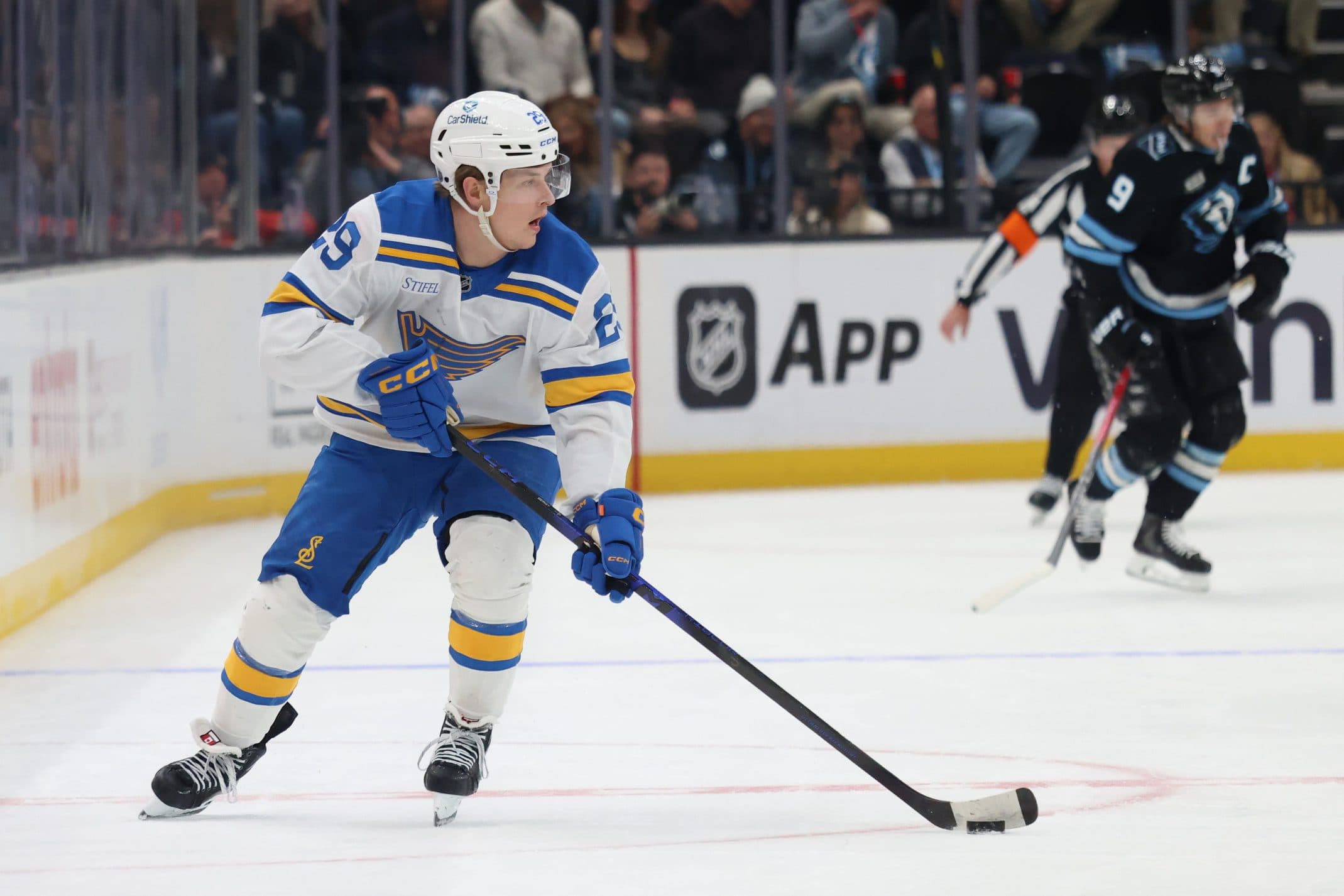 Report: Blues sign Jonatan Berggren to one-year contract