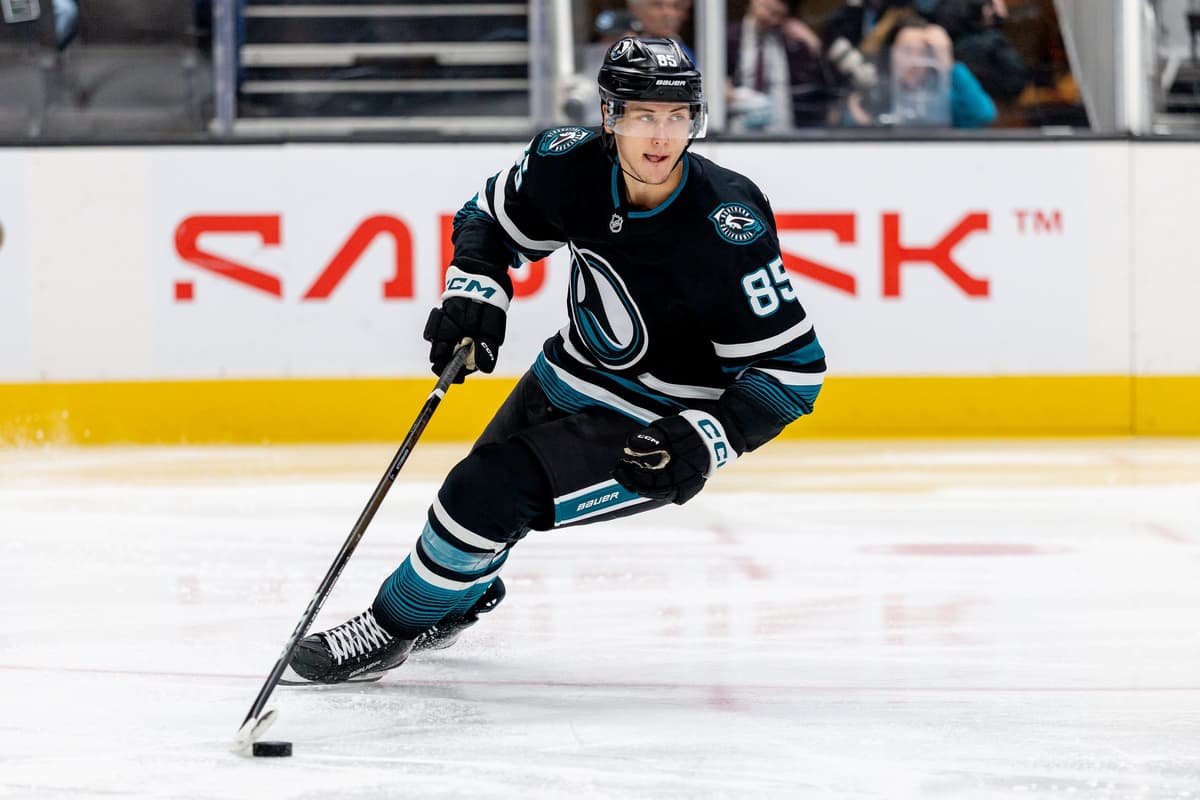 Oilers Lock In Mukhamadullin Hours After Acquiring Him From San Jose