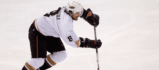 Selanne Out Again: Fractures Jaw