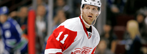 Dan Cleary gets his bell rung, not significant injury