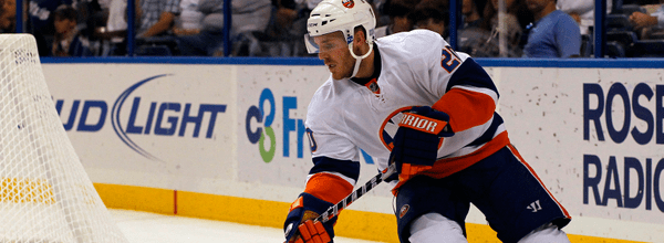 Habs acquire Wisniewski from the selling Islanders