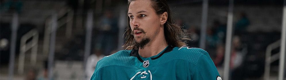 Sharks Sign Karlsson to 8-Year Extension