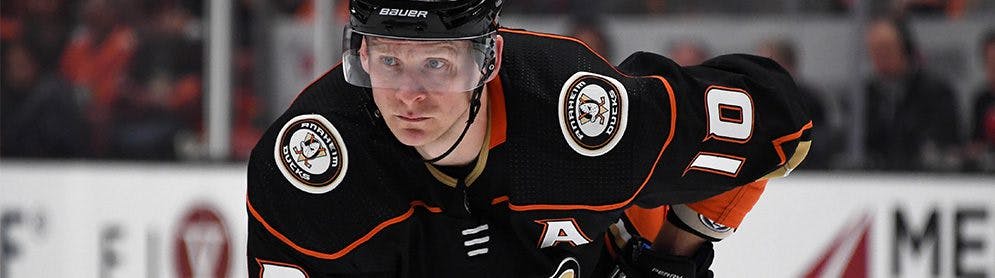 Corey Perry to miss five months after undergoing knee surgery