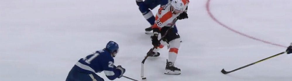 Claude Giroux scores goal-of-the-year candidate vs. Lightning
