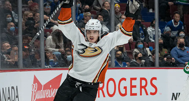 Anaheim Ducks’ Troy Terry leaves game with upper-body injury