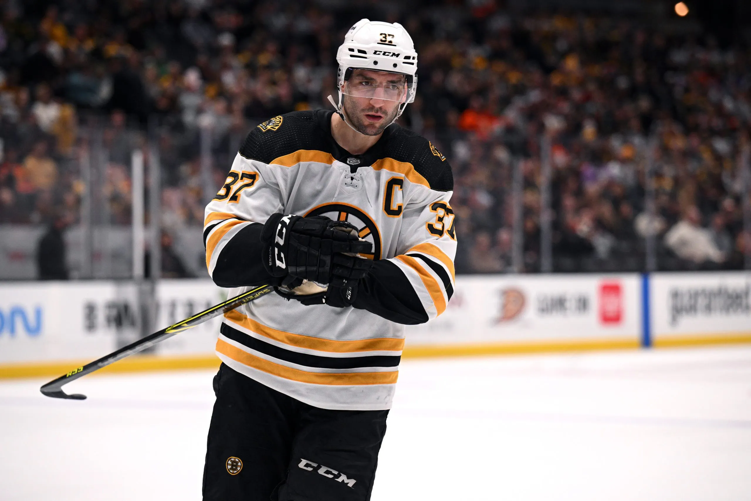 Boston Bruin re-sign Patrice Bergeron to one-year, $2.5 million contract