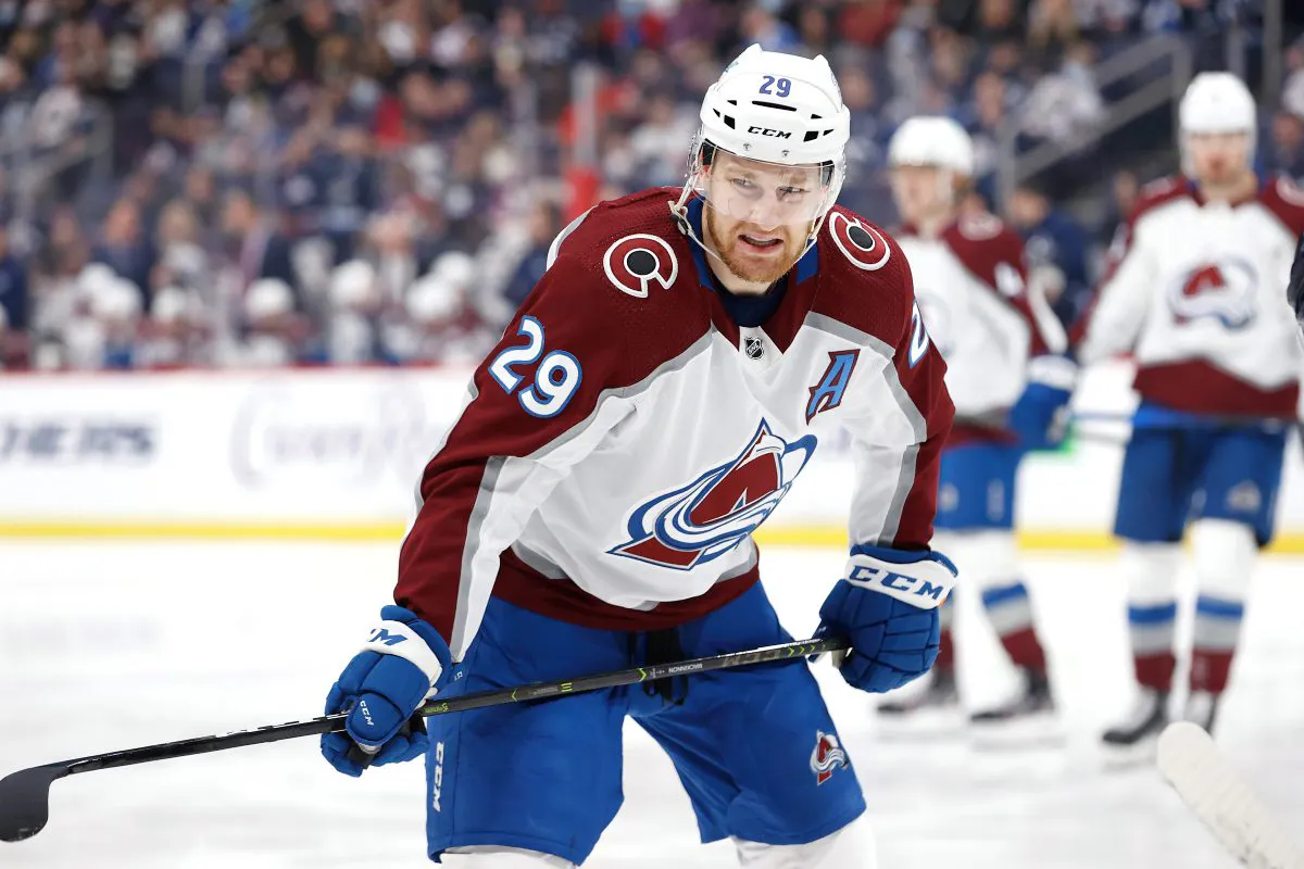 Nathan MacKinnon signs eight-year extension with Colorado Avalanche