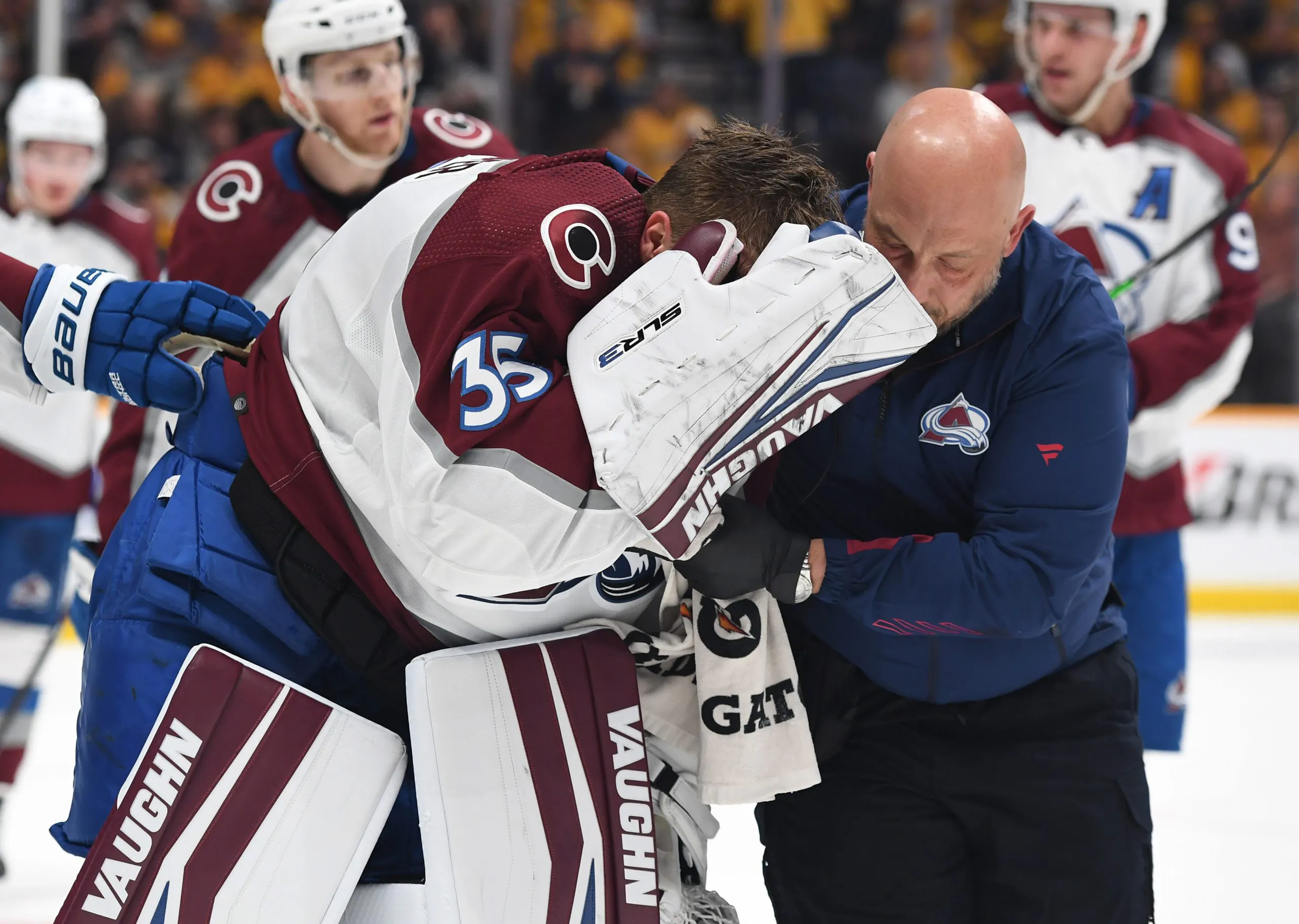 Colorado Avalanche goaltender Darcy Kuemper leaves game after getting stick in the eye
