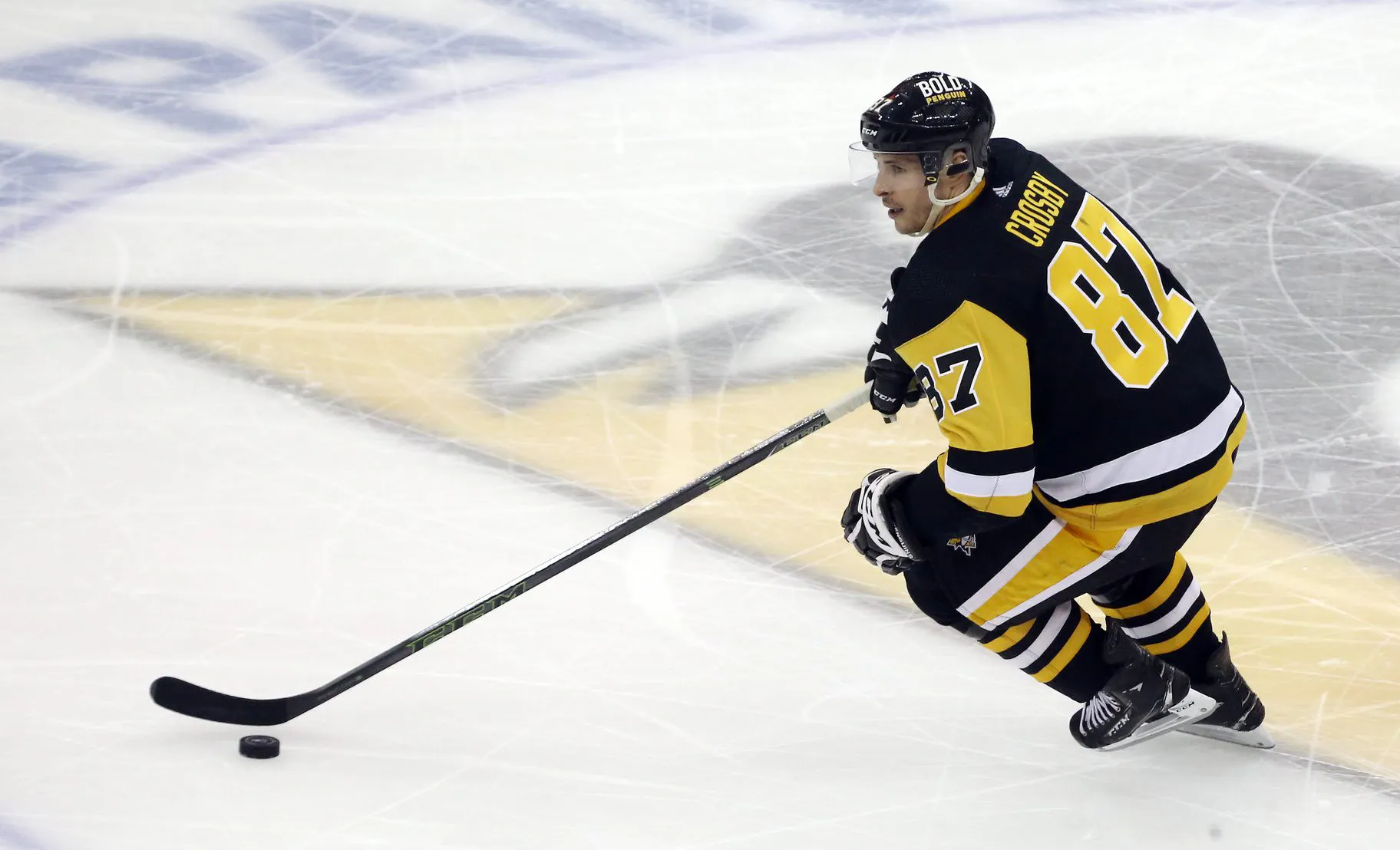 Sidney Crosby leaves Penguins Game 5 vs. Rangers after hit to head from Jacob Trouba