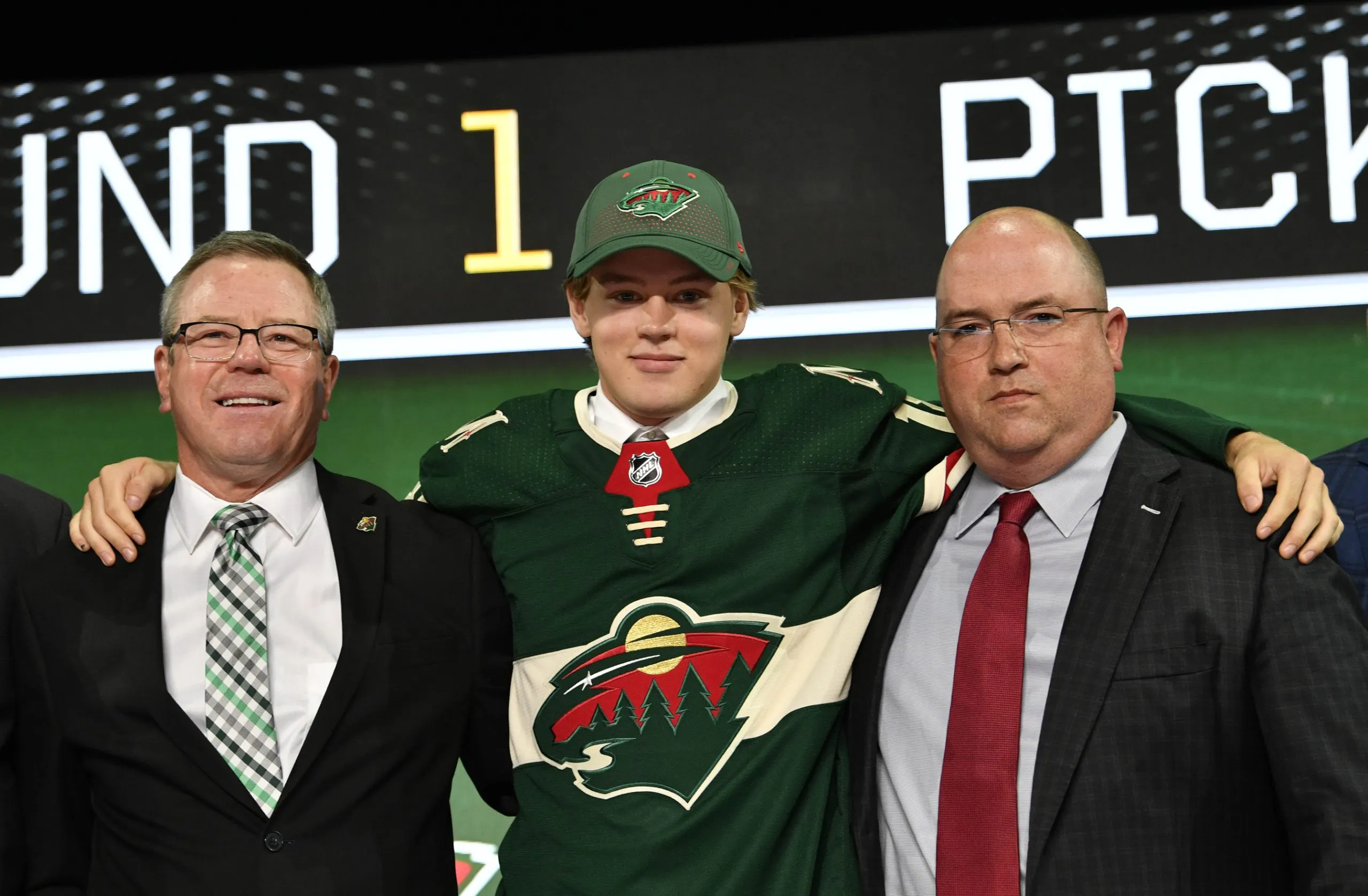 Wild leave 2018 first-round pick Filip Johansson unsigned, receive 2022 second-round pick as compensation