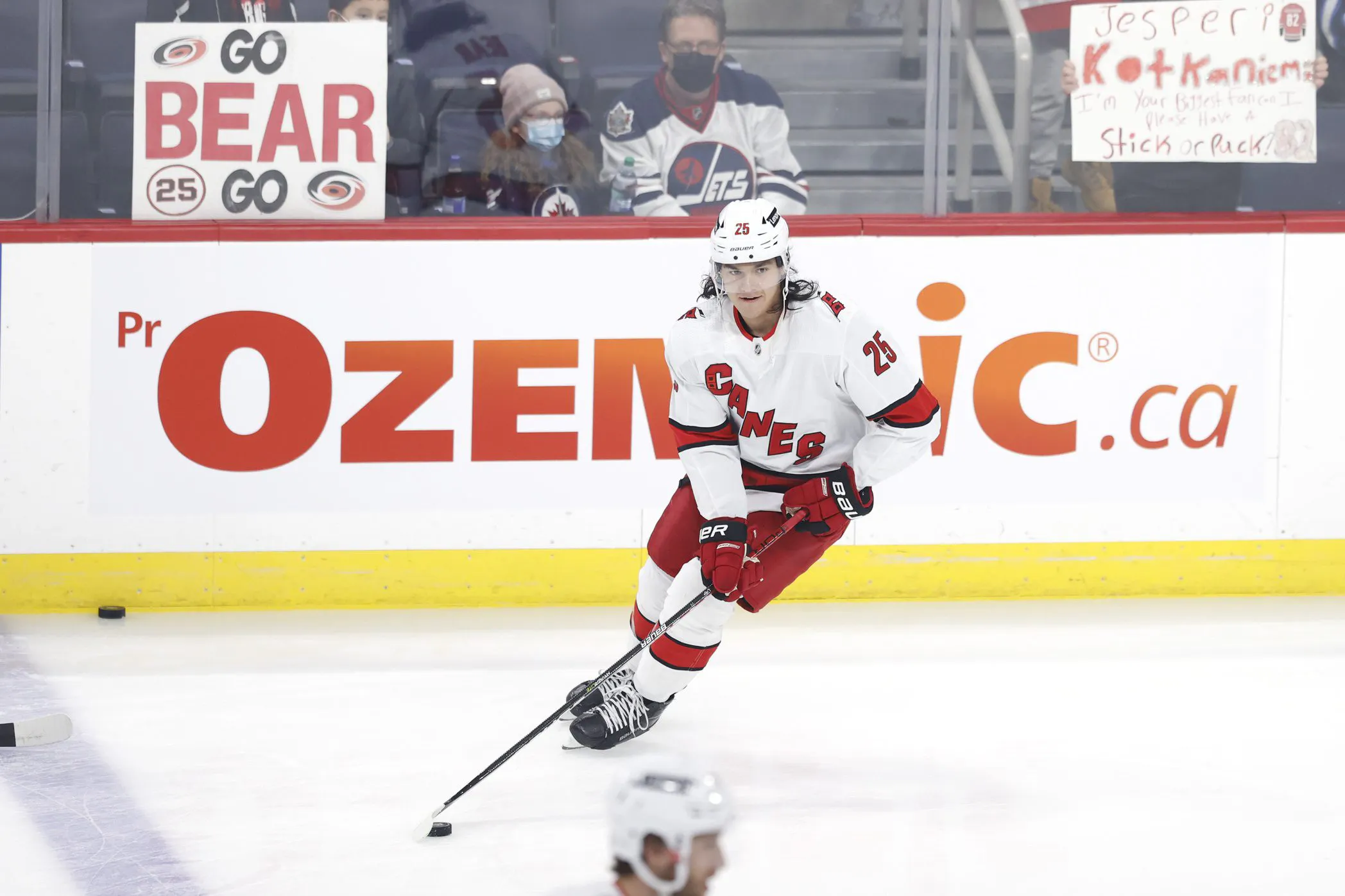 Carolina Hurricanes sign Ethan Bear to one-year contract extension