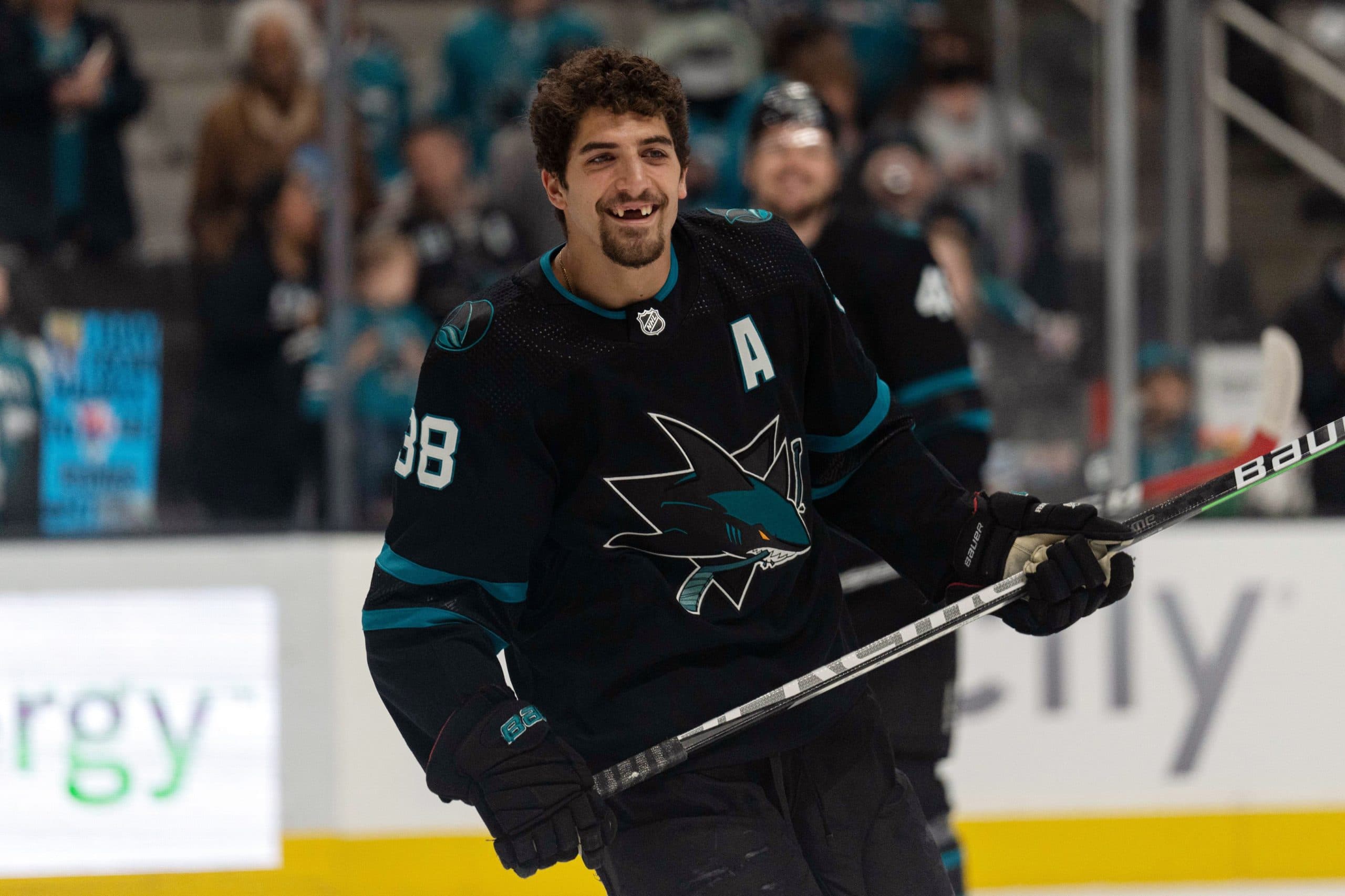 San Jose Sharks sign Mario Ferraro to four-year contract