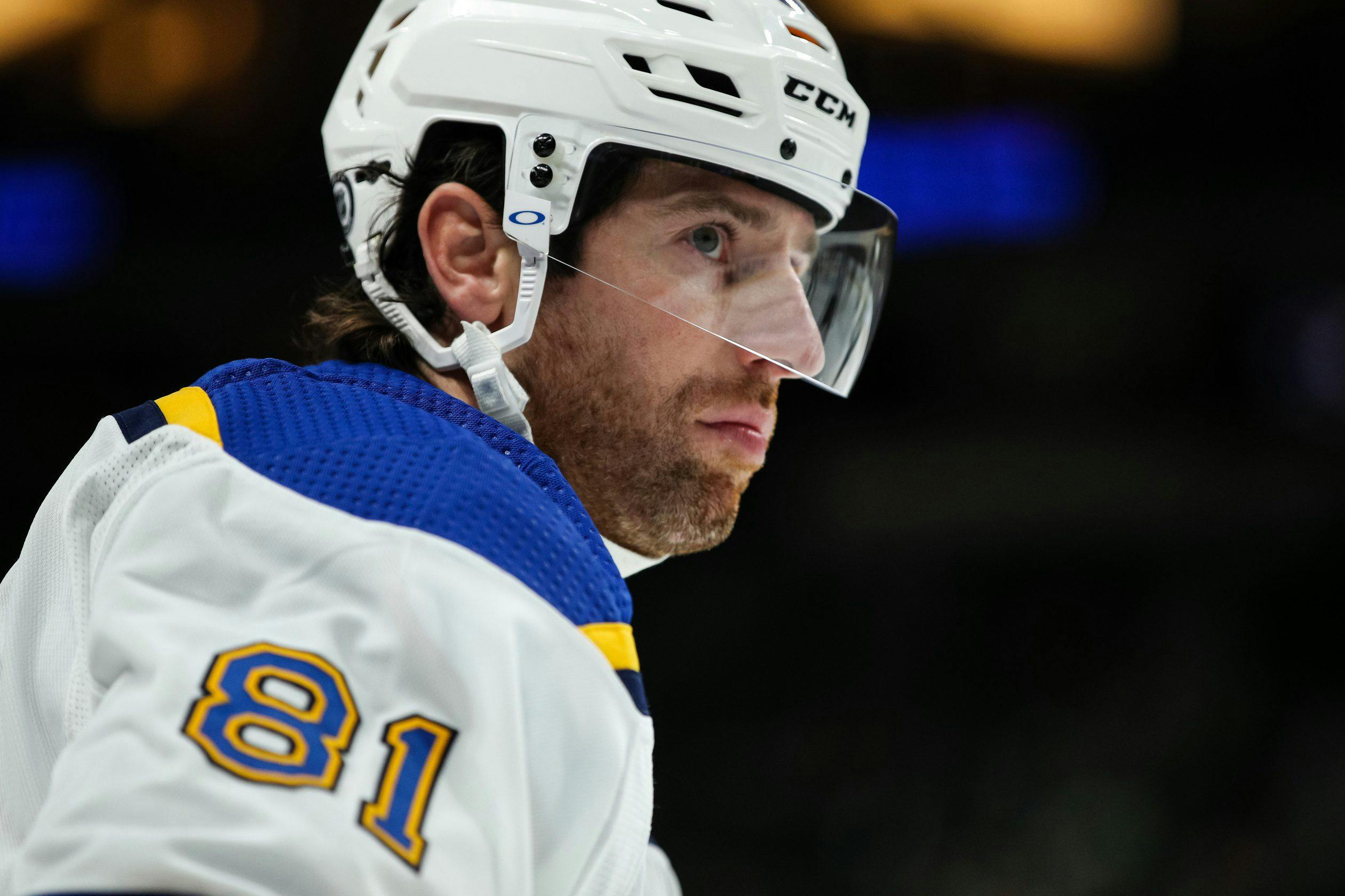 Columbus Blue Jackets sign James Neal to professional tryout